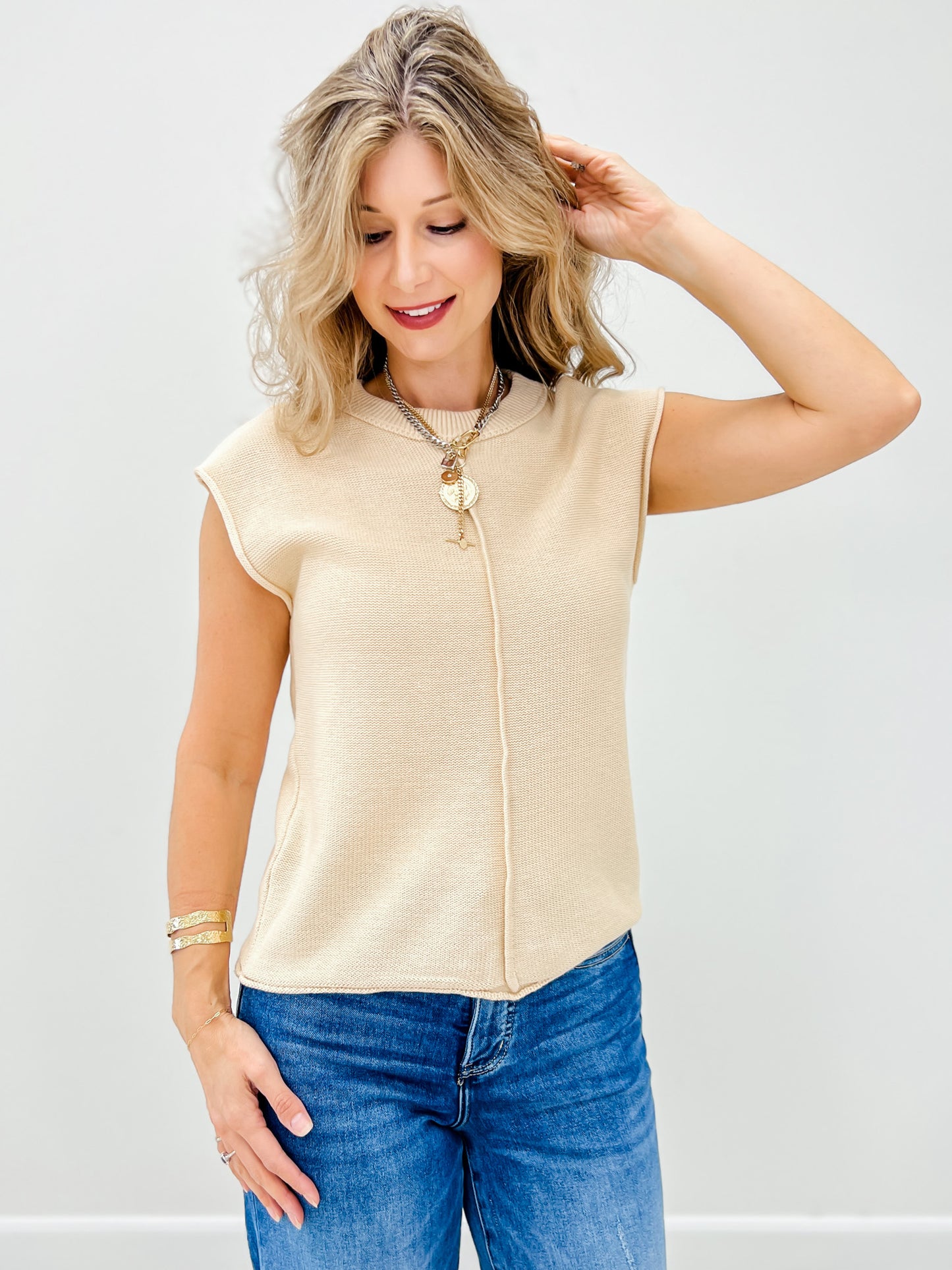 Center Seam Sleeveless Sweater Top