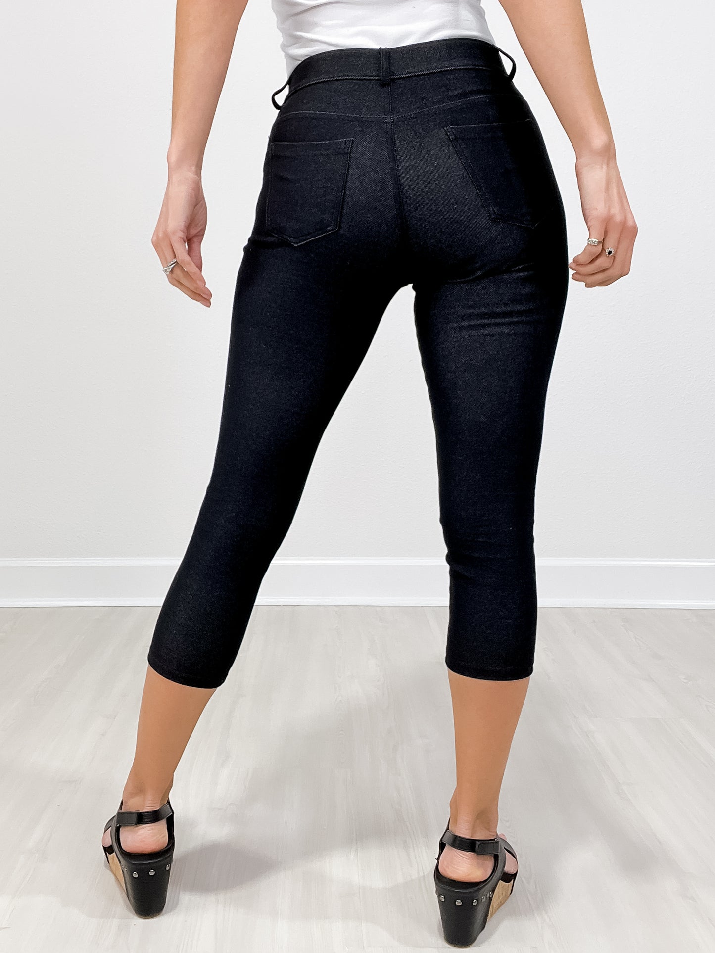 Women's Classic Solid Capri Jeggings