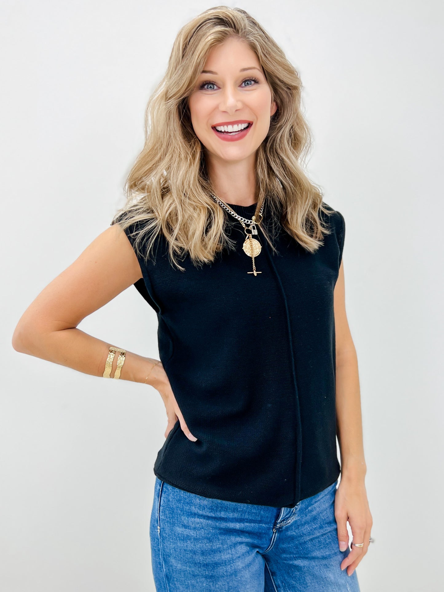 Center Seam Sleeveless Sweater Top