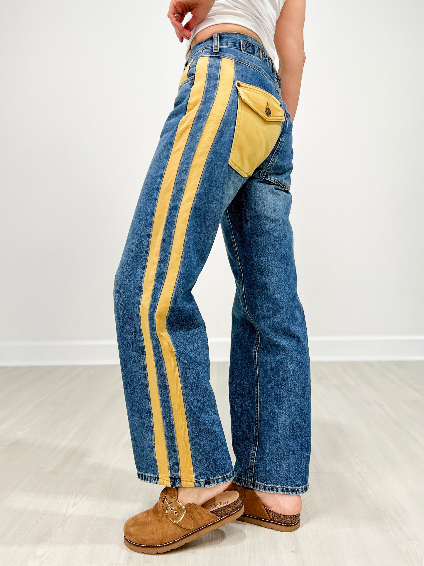 Color Band Double Line & Pocket Detailed Washed Denim Pants