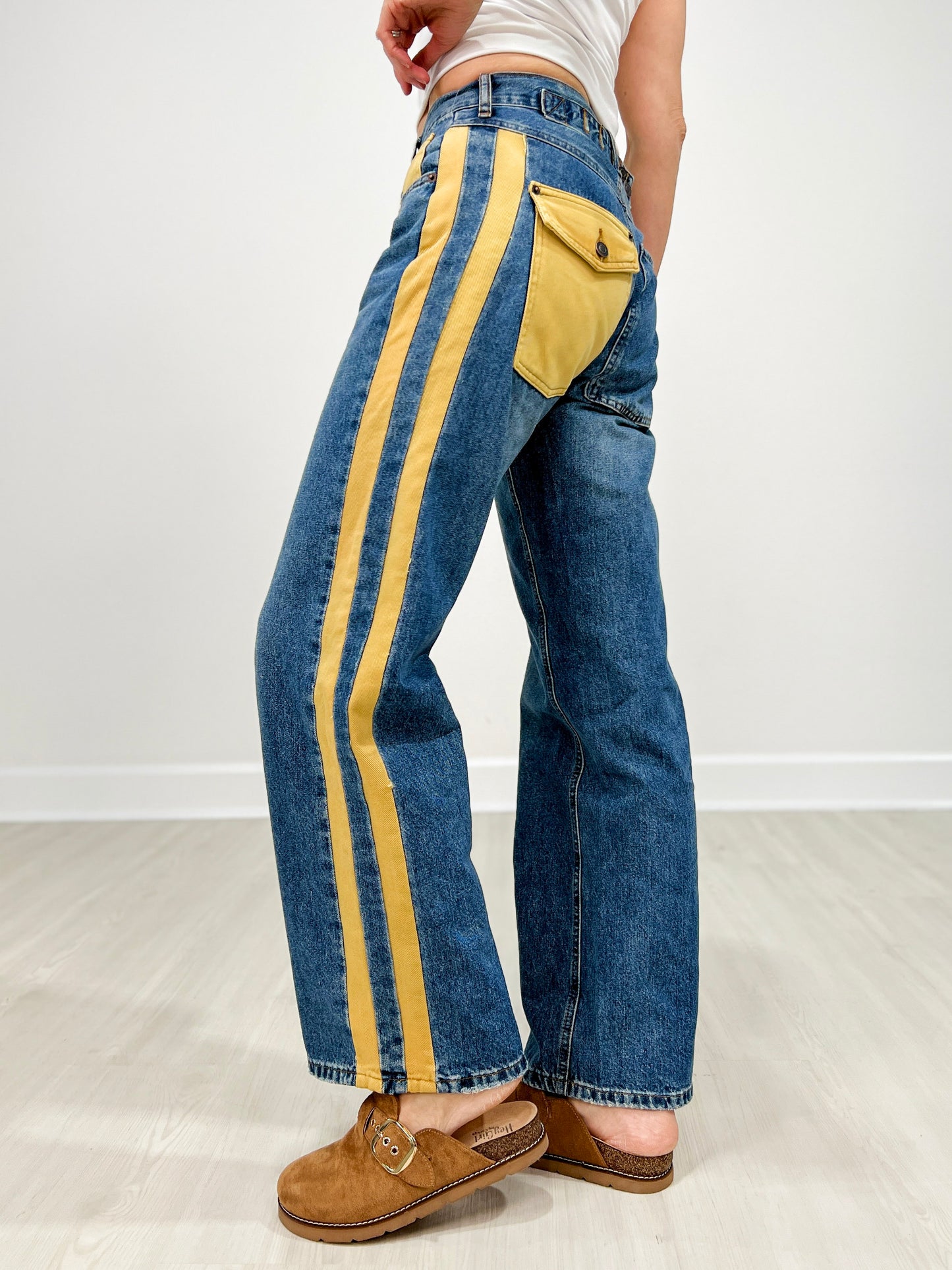 Color Band Double Line & Pocket Detailed Washed Denim Pants