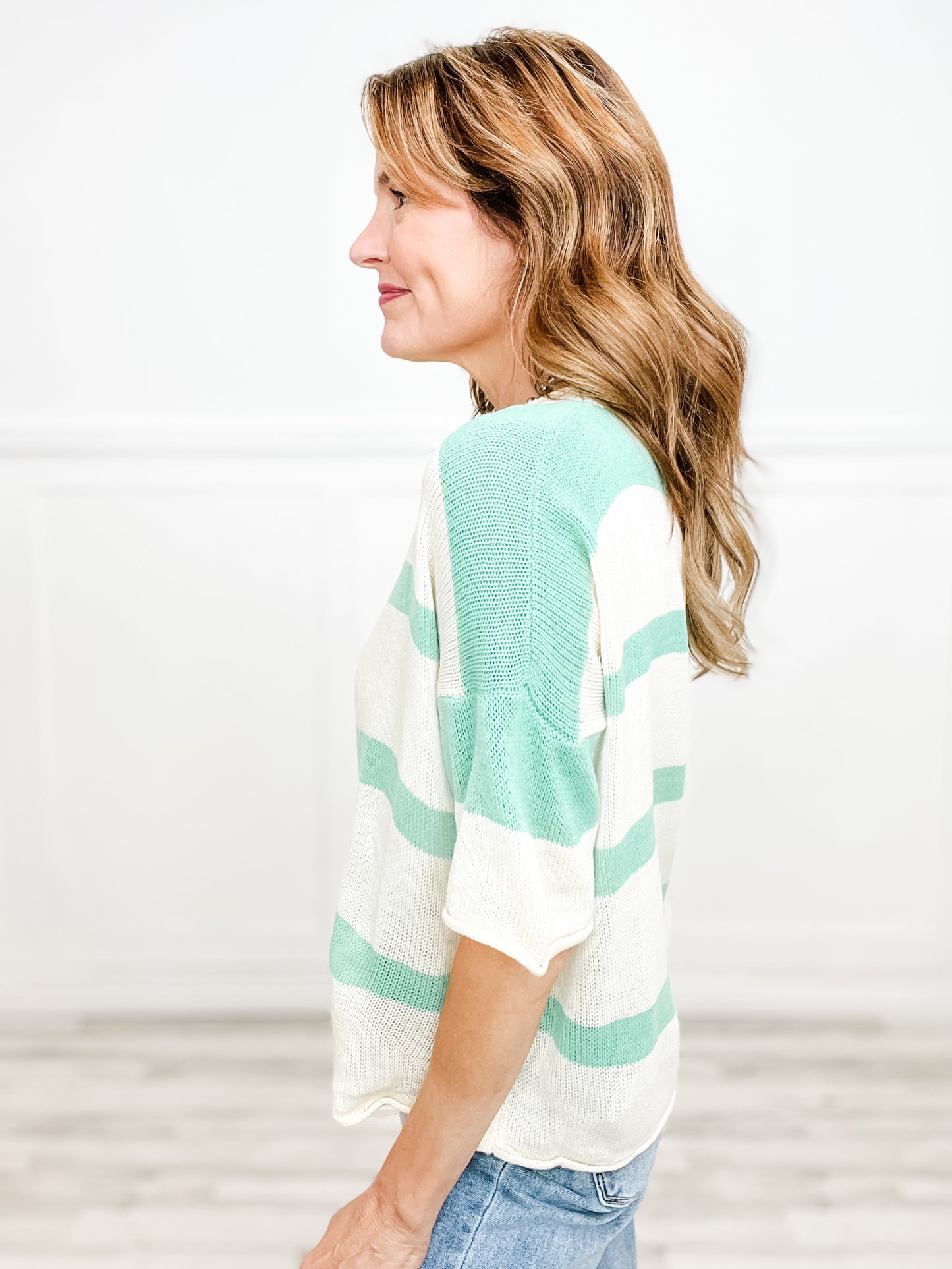 LIGHTWEIGHT STRIPED SHORT SLEEVE SWEATER TOP