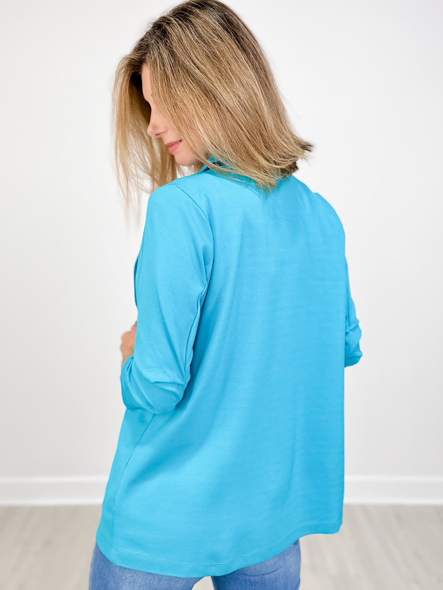 Magic 3/4 Length Ruching Sleeve Blazer in TROPIC TEAL