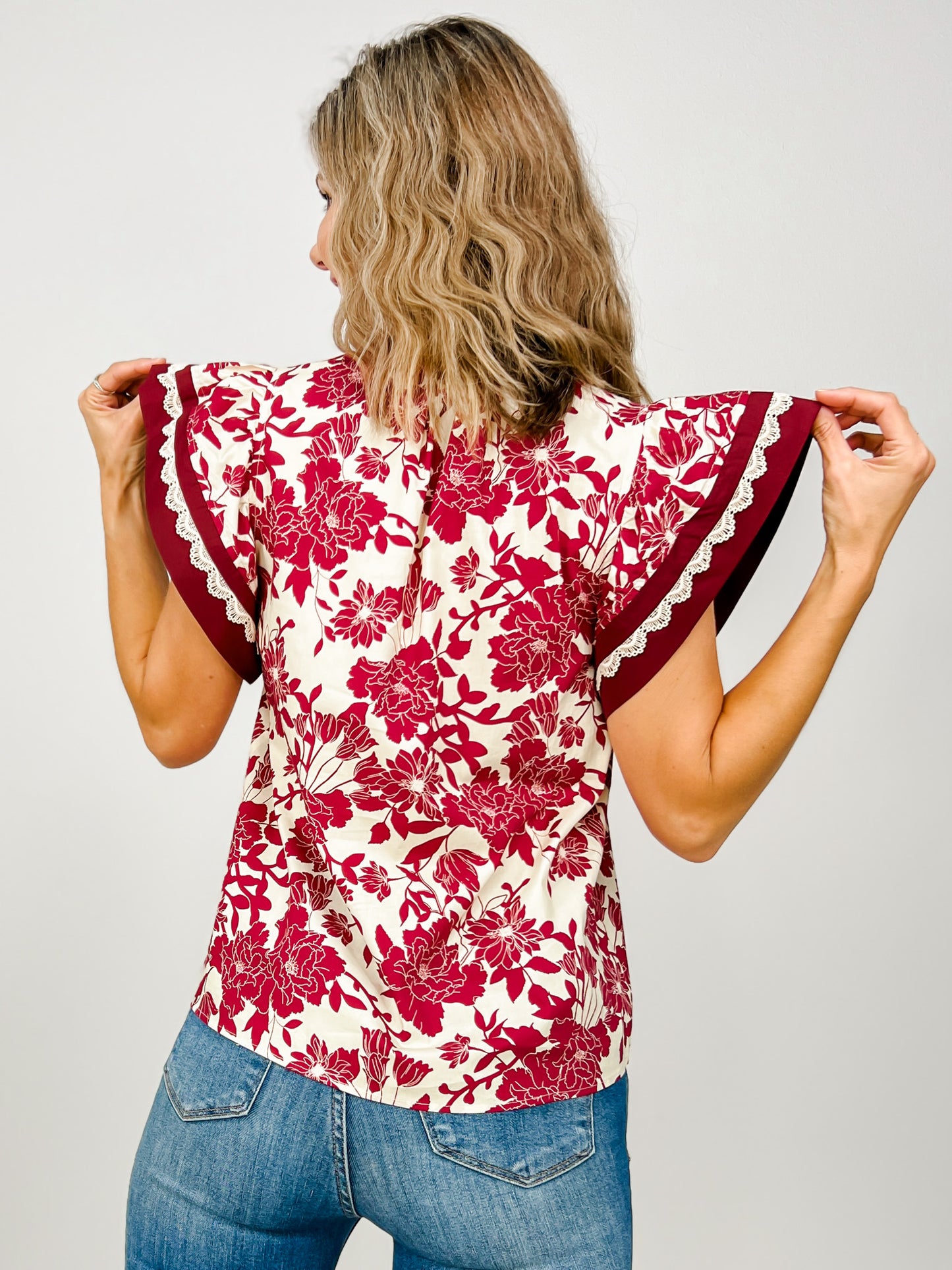 Floral Print Flutter Sleeve Top with Scallop Trim