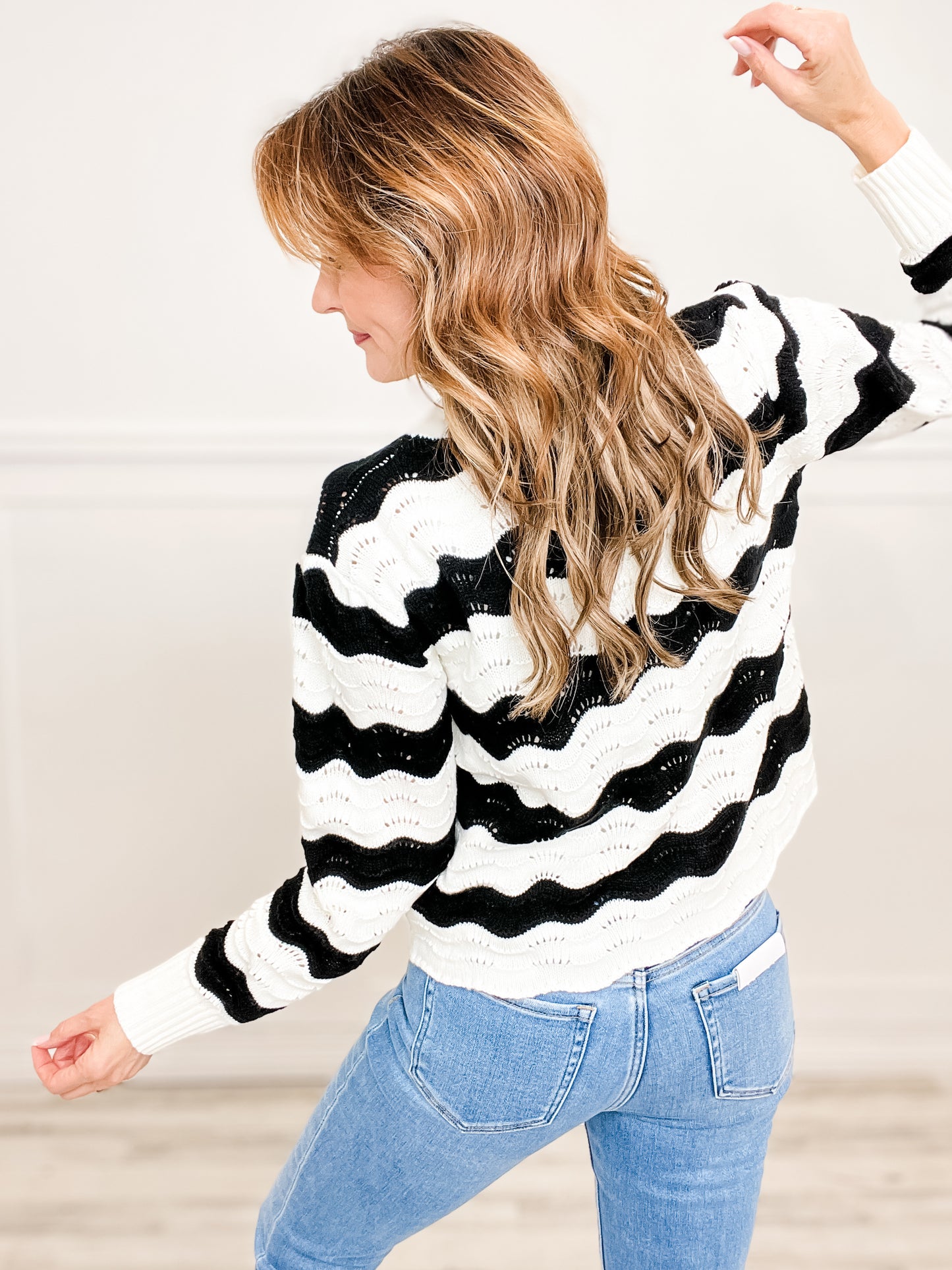 Textured Wavy Knit Crew Neck Sweater Top