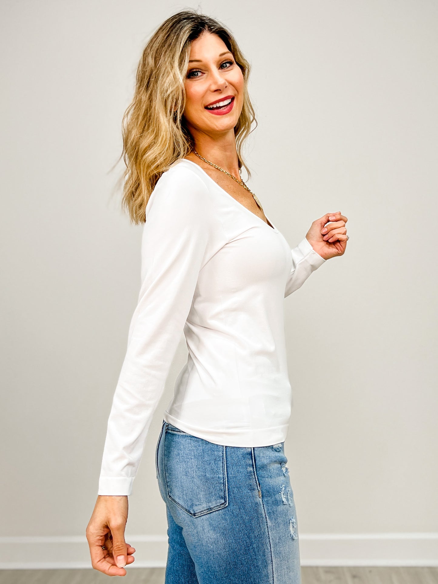 Sculpted Chic Seamless Long Sleeve Layering Top