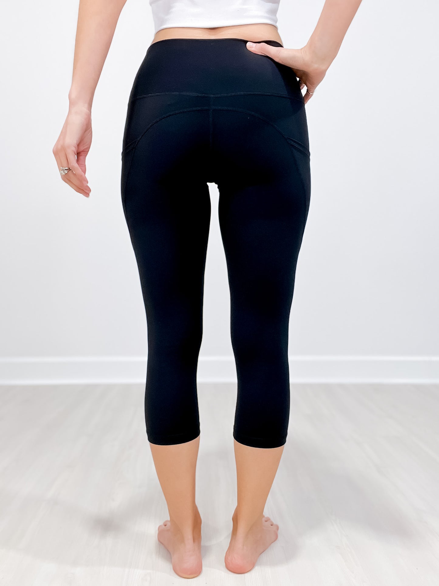 Soft Active Capri Leggings with Pockets