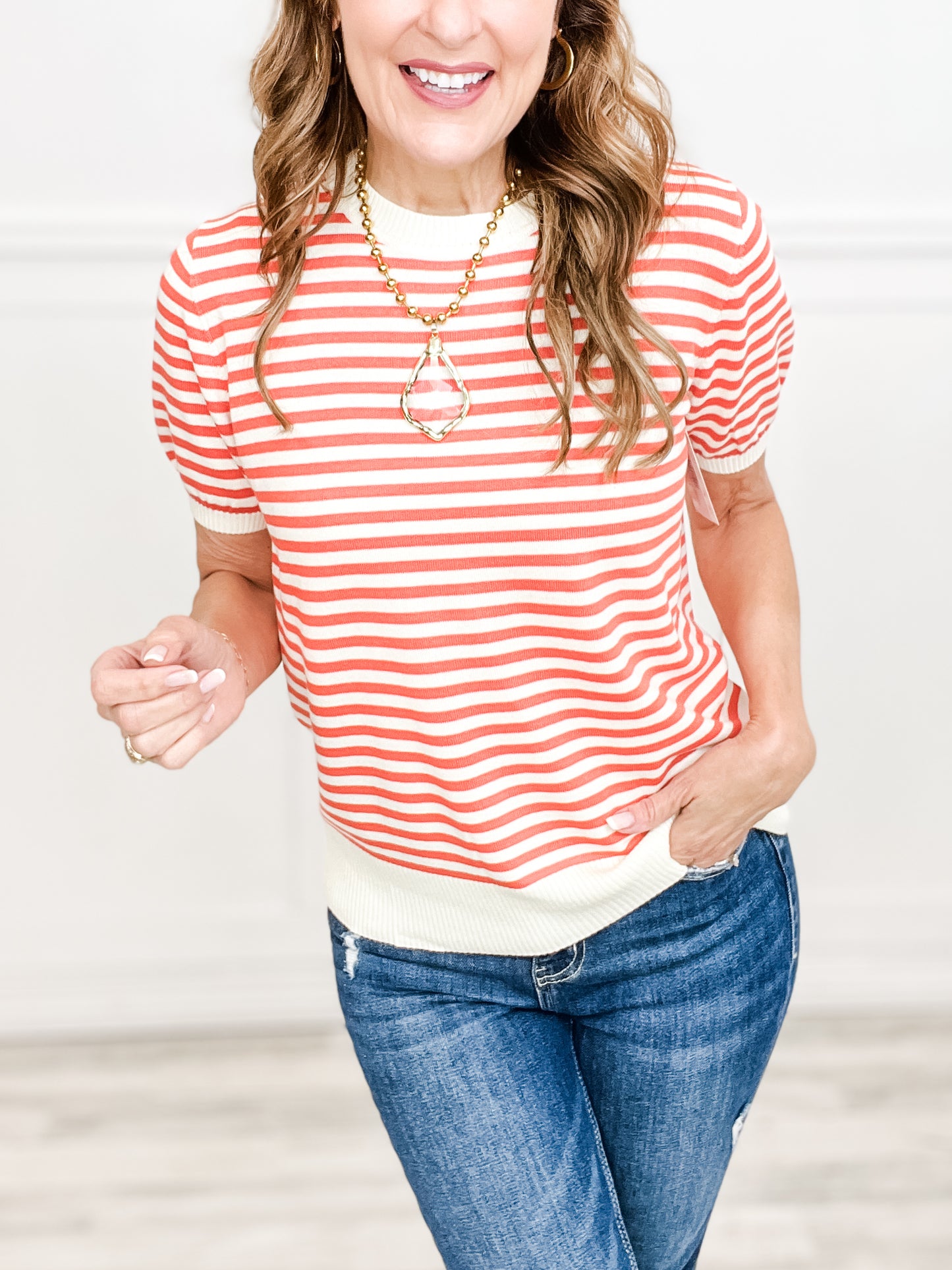 SHORT SLEEVE LIGHTWEIGHT STRIPED KNIT TOP