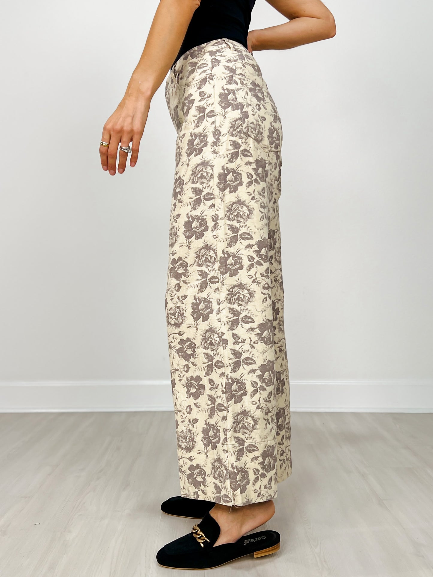 Floral print ankle-length pants