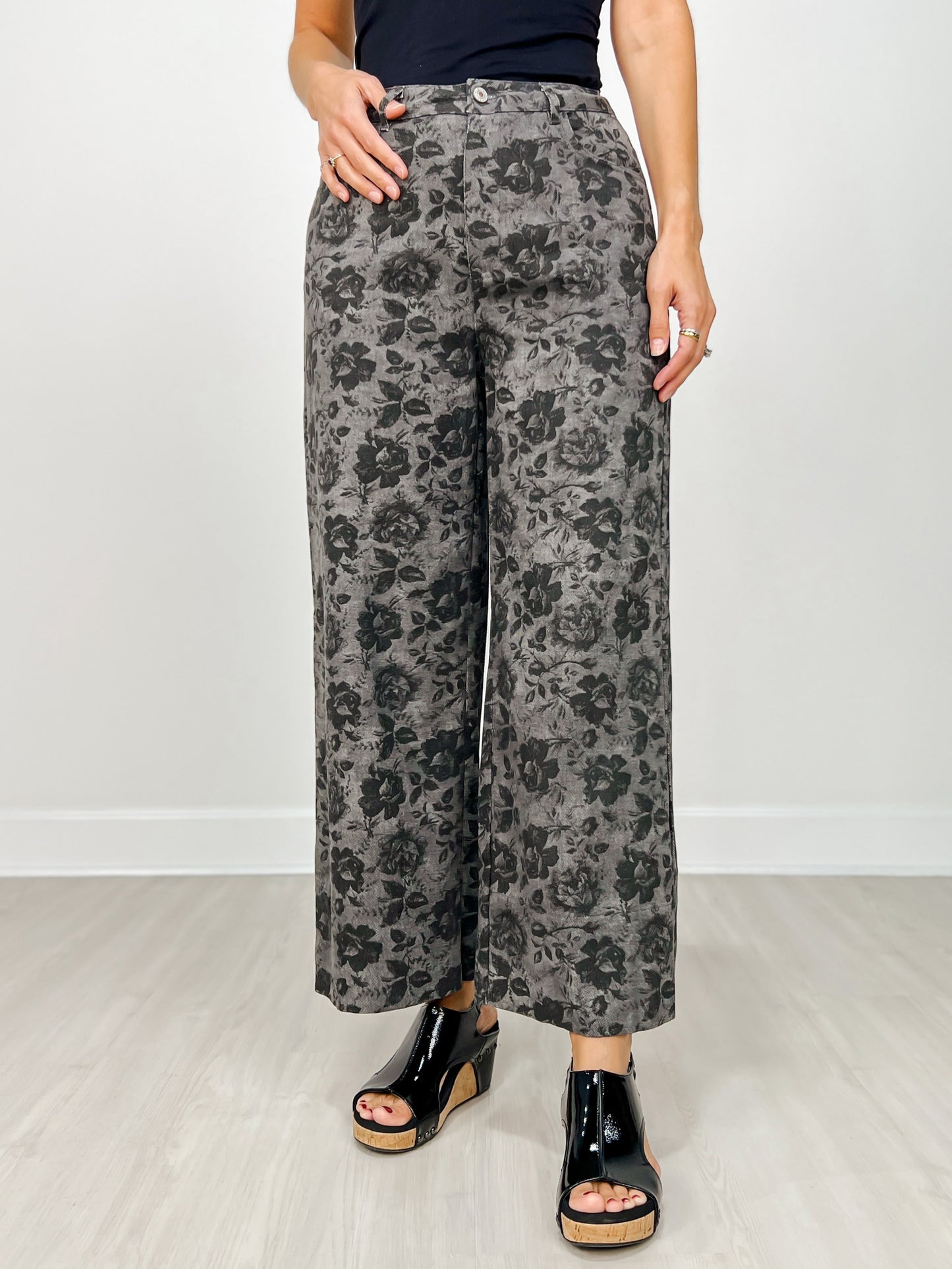 Floral print ankle-length pants