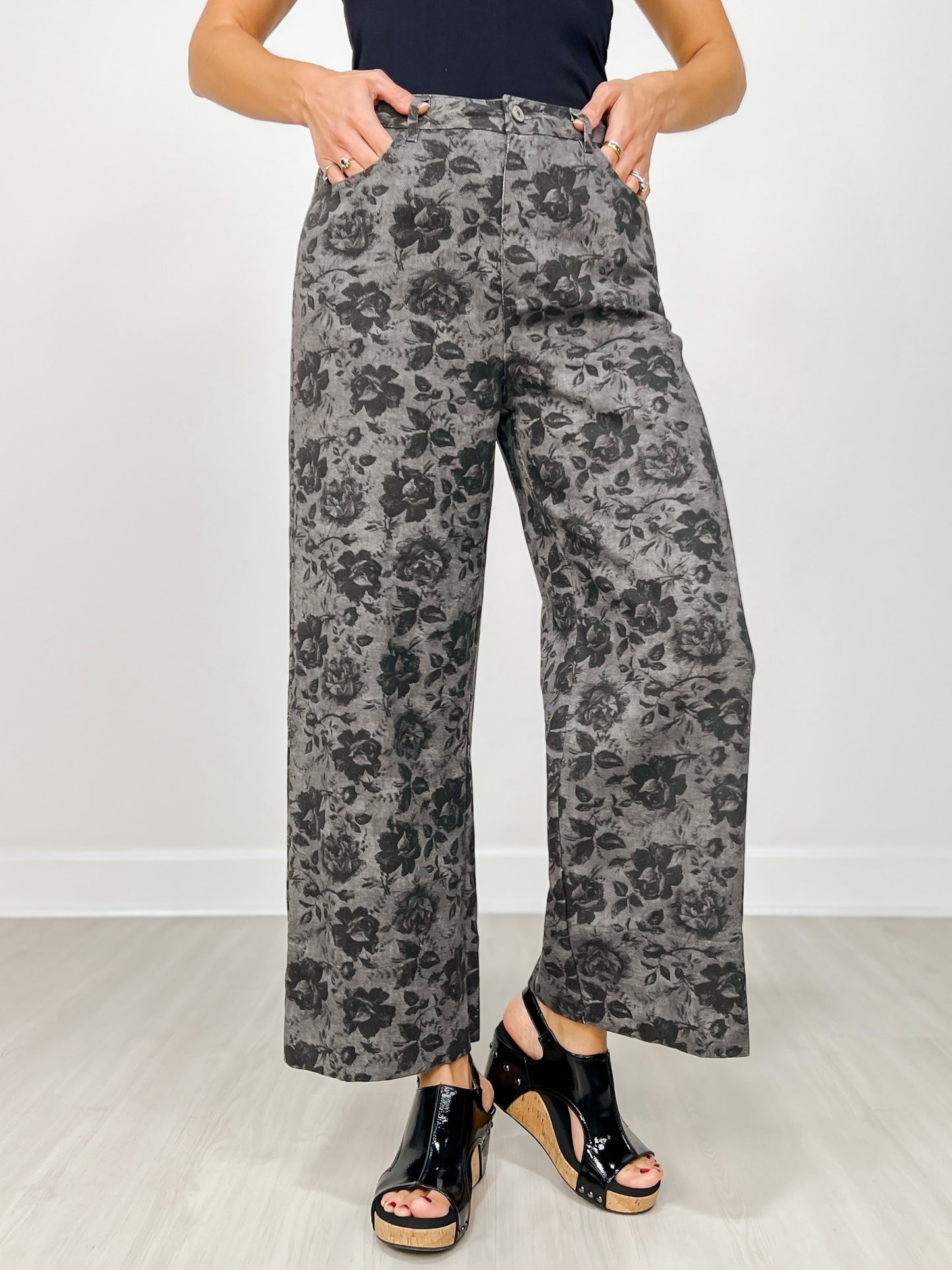 Floral print ankle-length pants