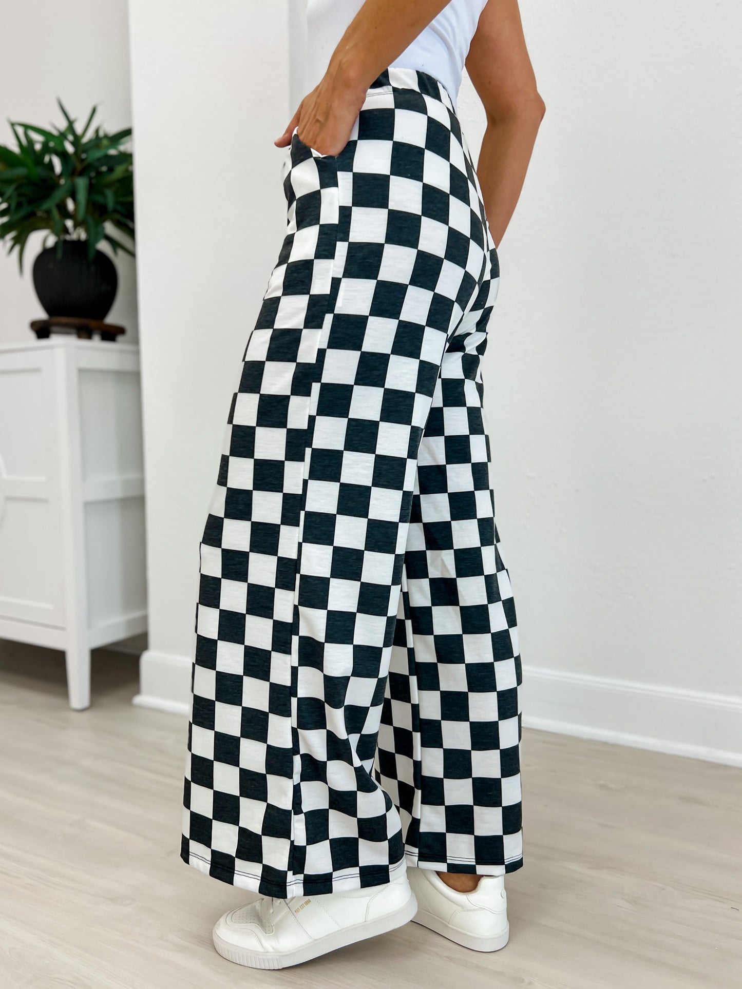 High Waist Checkered Straight Leg Knit Pants-Black/White