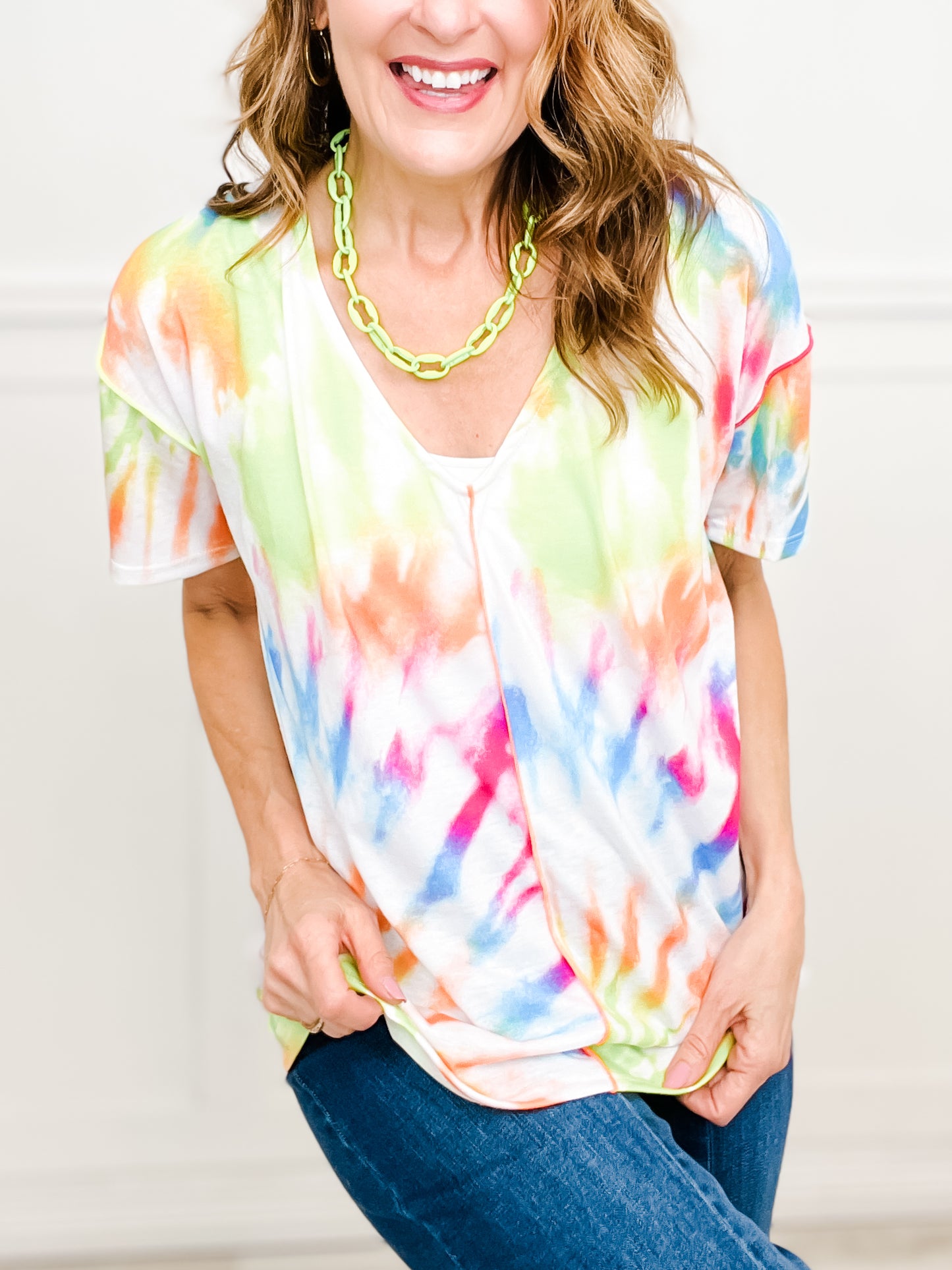 TIE DYE PRINT JERSEY STITCHED V NECK TOP