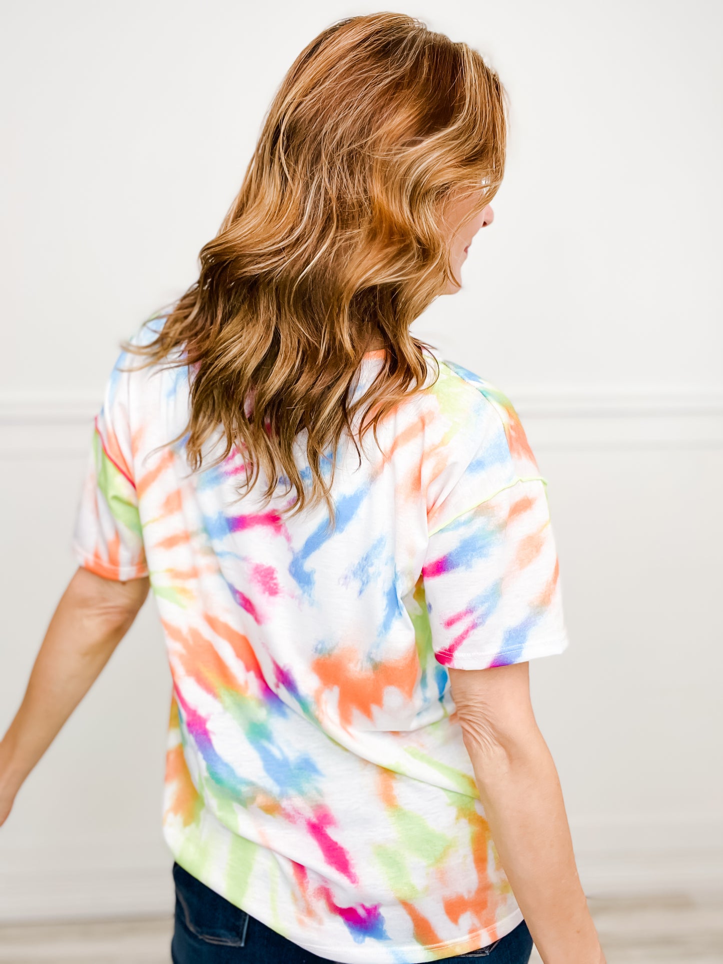 TIE DYE PRINT JERSEY STITCHED V NECK TOP