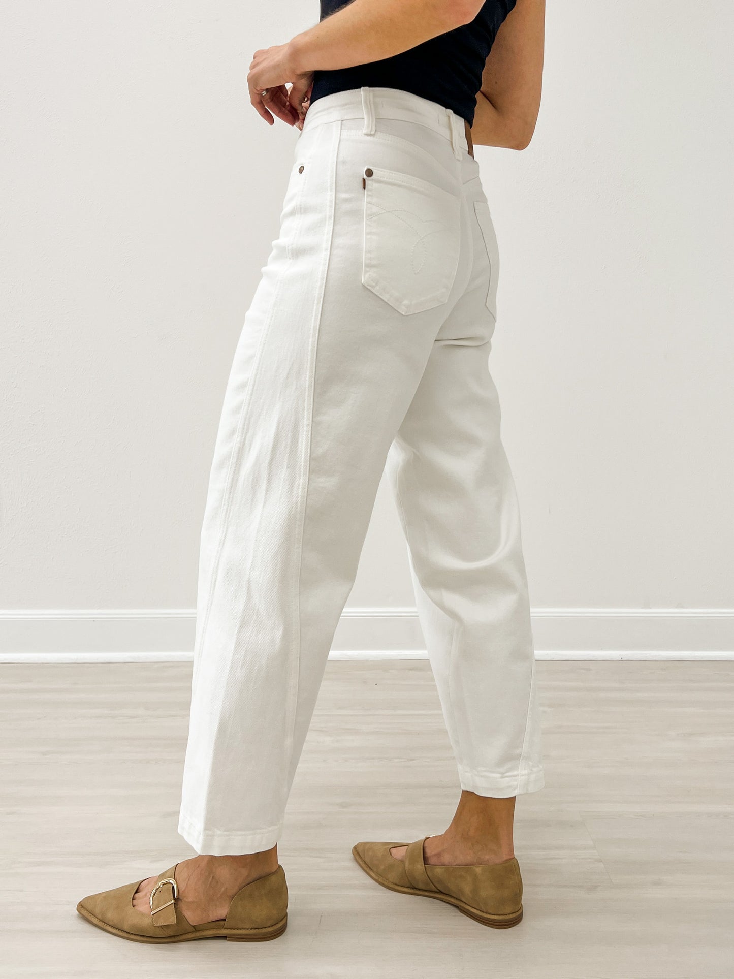 Judy Blue CLEAN SLATE High Waist Rigid Magic Barrel White Denim