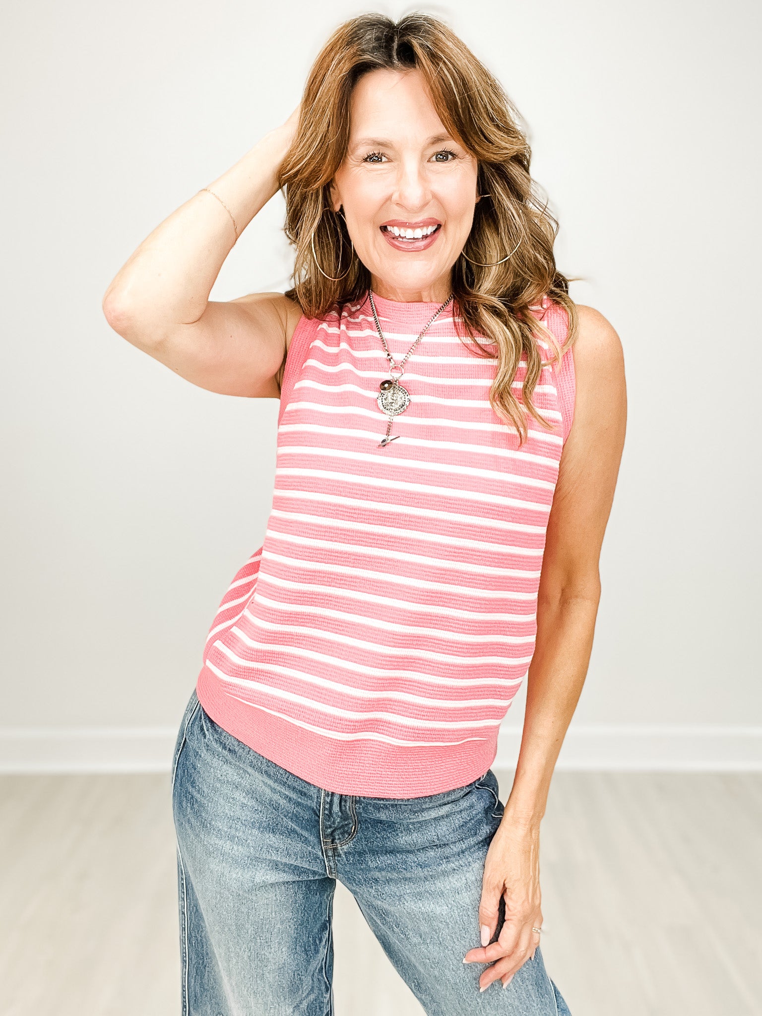 Sleeveless Round Neck Cloudy Knit Cropped Top