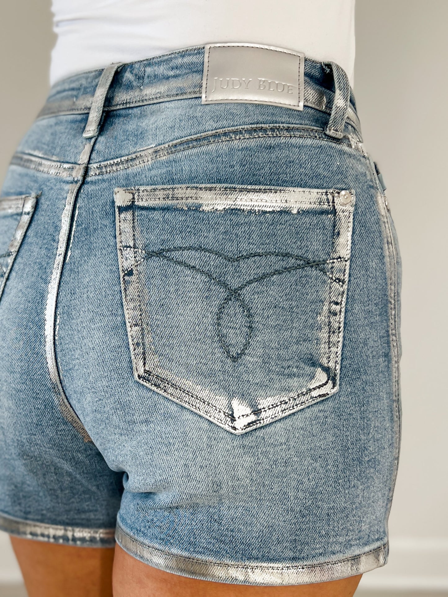 Judy Blue HW Slim Short Foil Seams