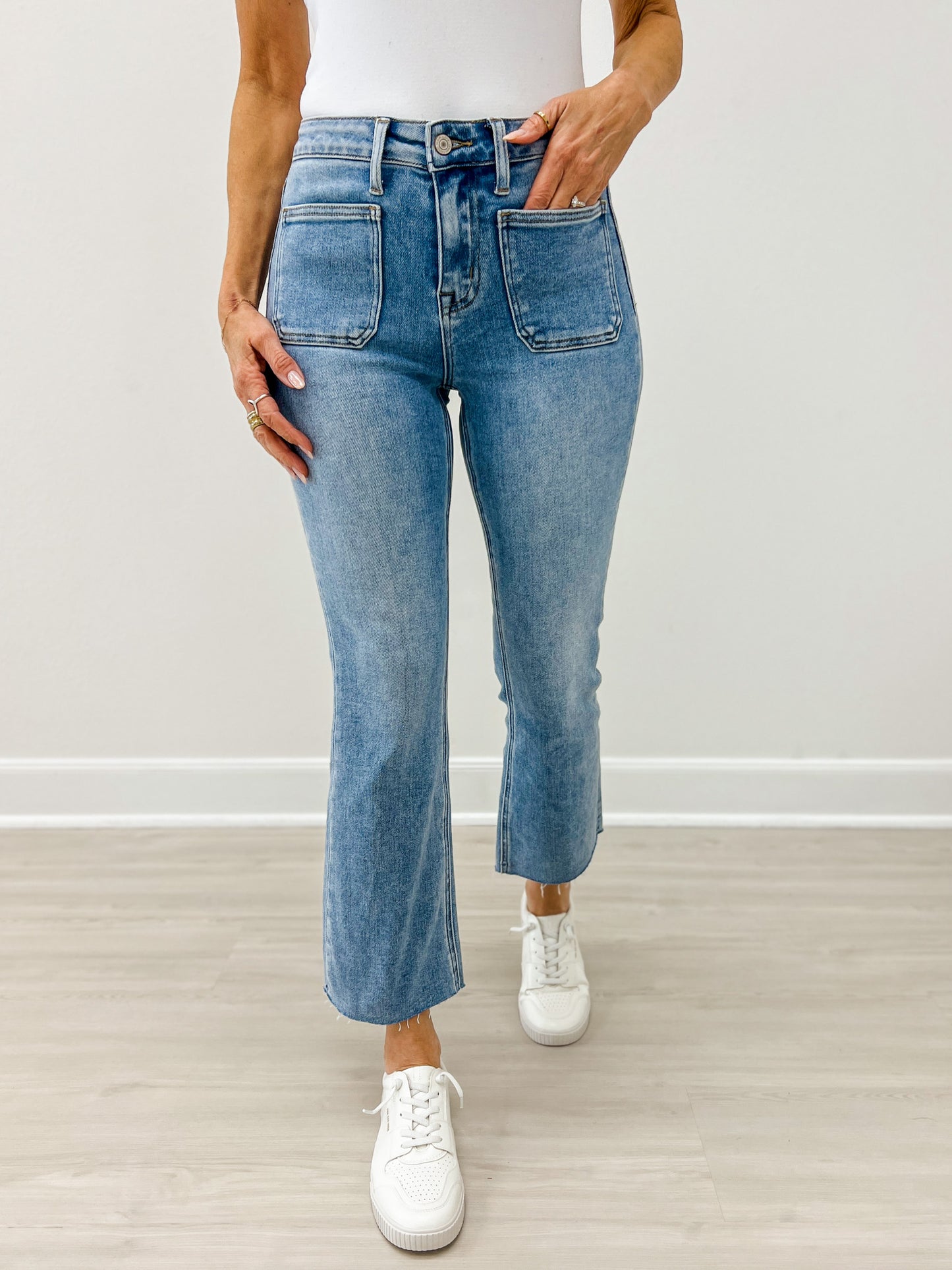 Vervet THROWBACK High Rise Patch Pocket Kick Flare Jeans