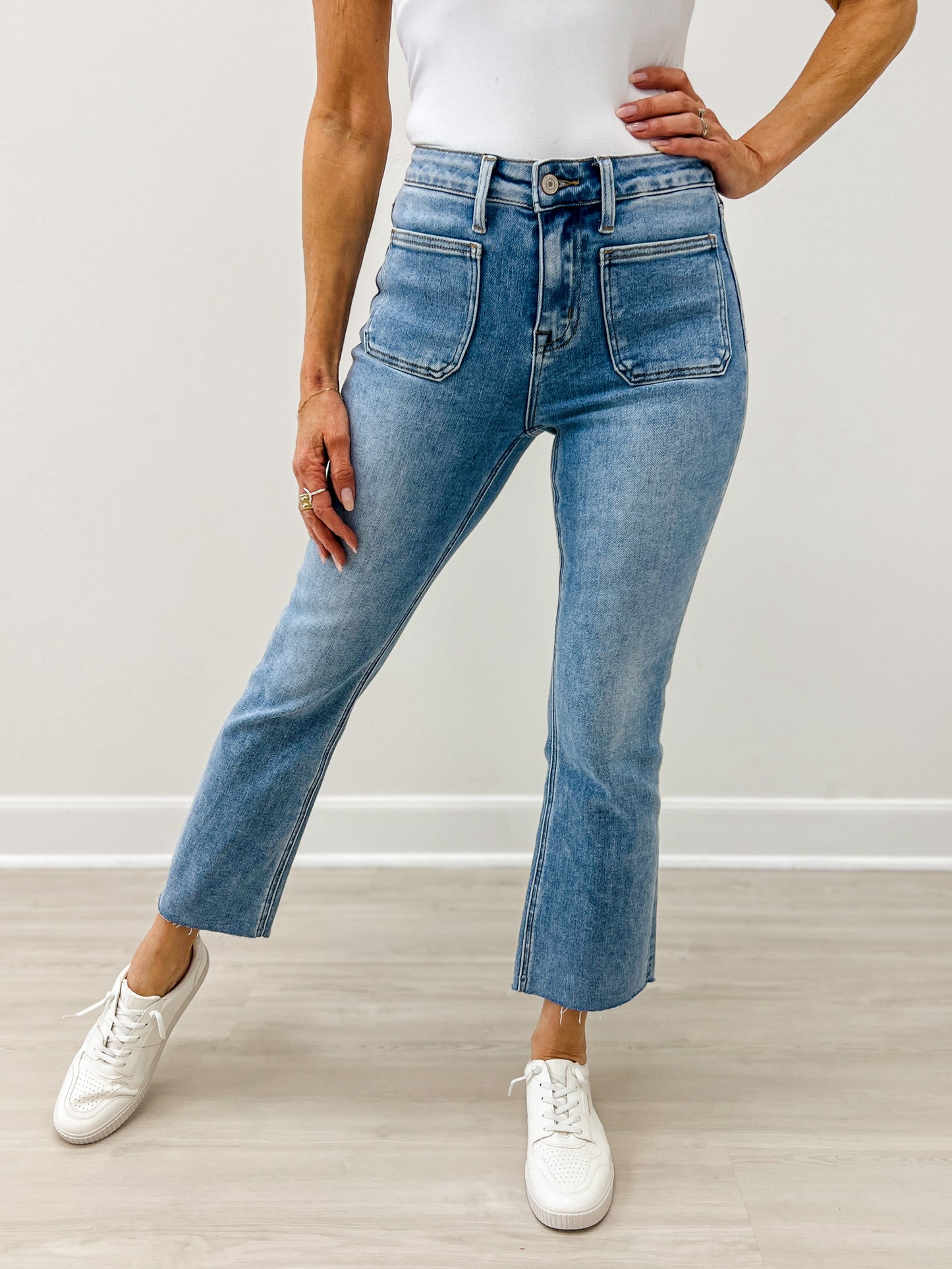 Vervet THROWBACK High Rise Patch Pocket Kick Flare Jeans