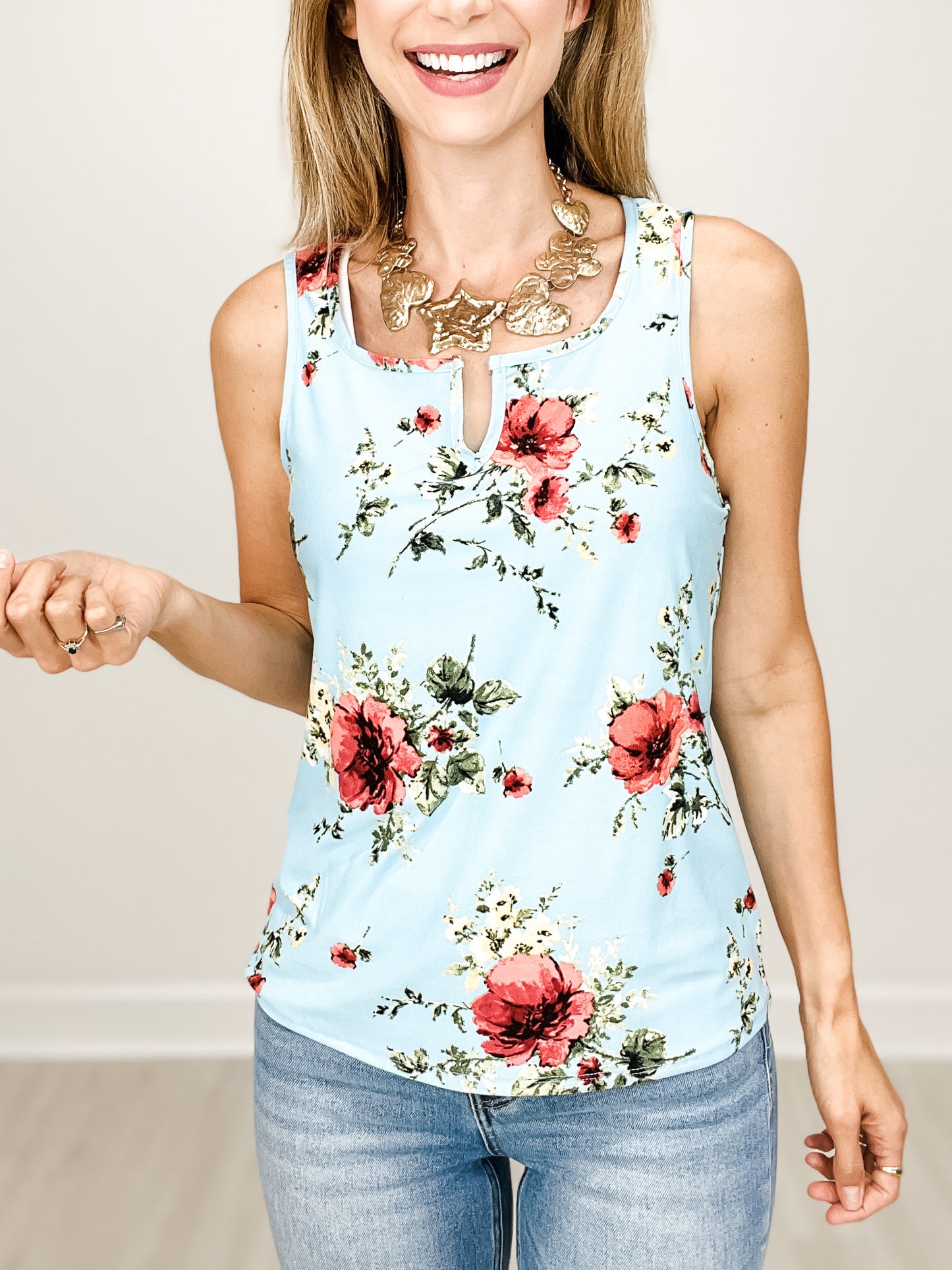 Floral Ribbed V-Neck Tank Top in Mint