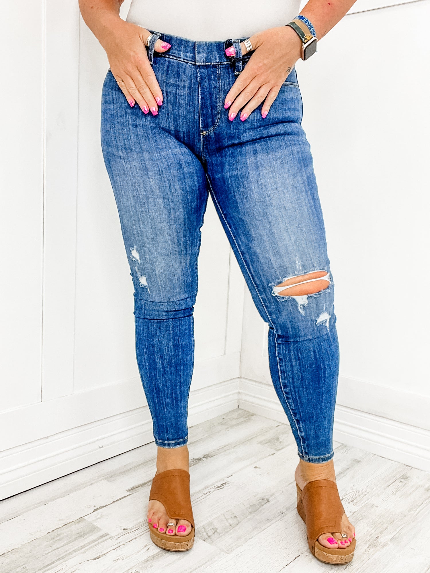 Judy Blue Mid Rise Distressed Pull-On Skinny Jeans – Emma Lou's
