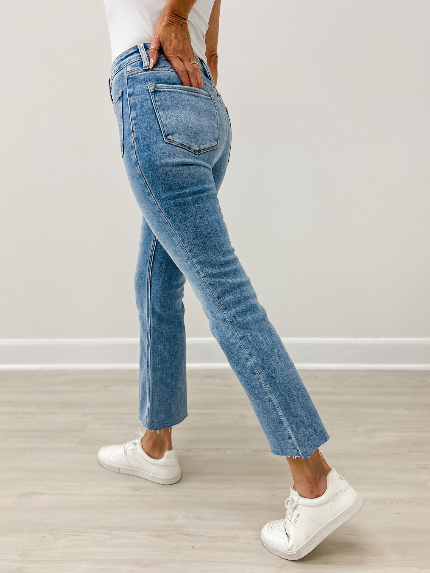 Vervet THROWBACK High Rise Patch Pocket Kick Flare Jeans