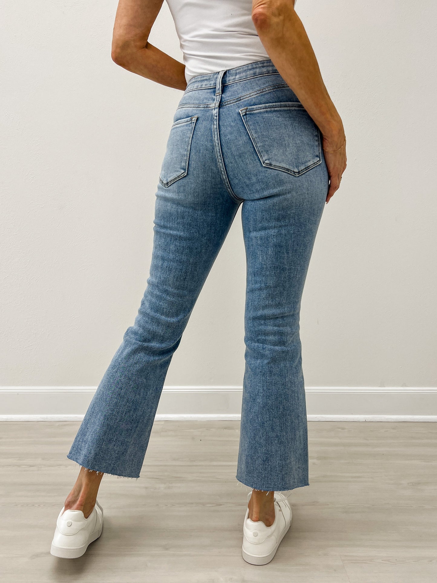 Vervet THROWBACK High Rise Patch Pocket Kick Flare Jeans