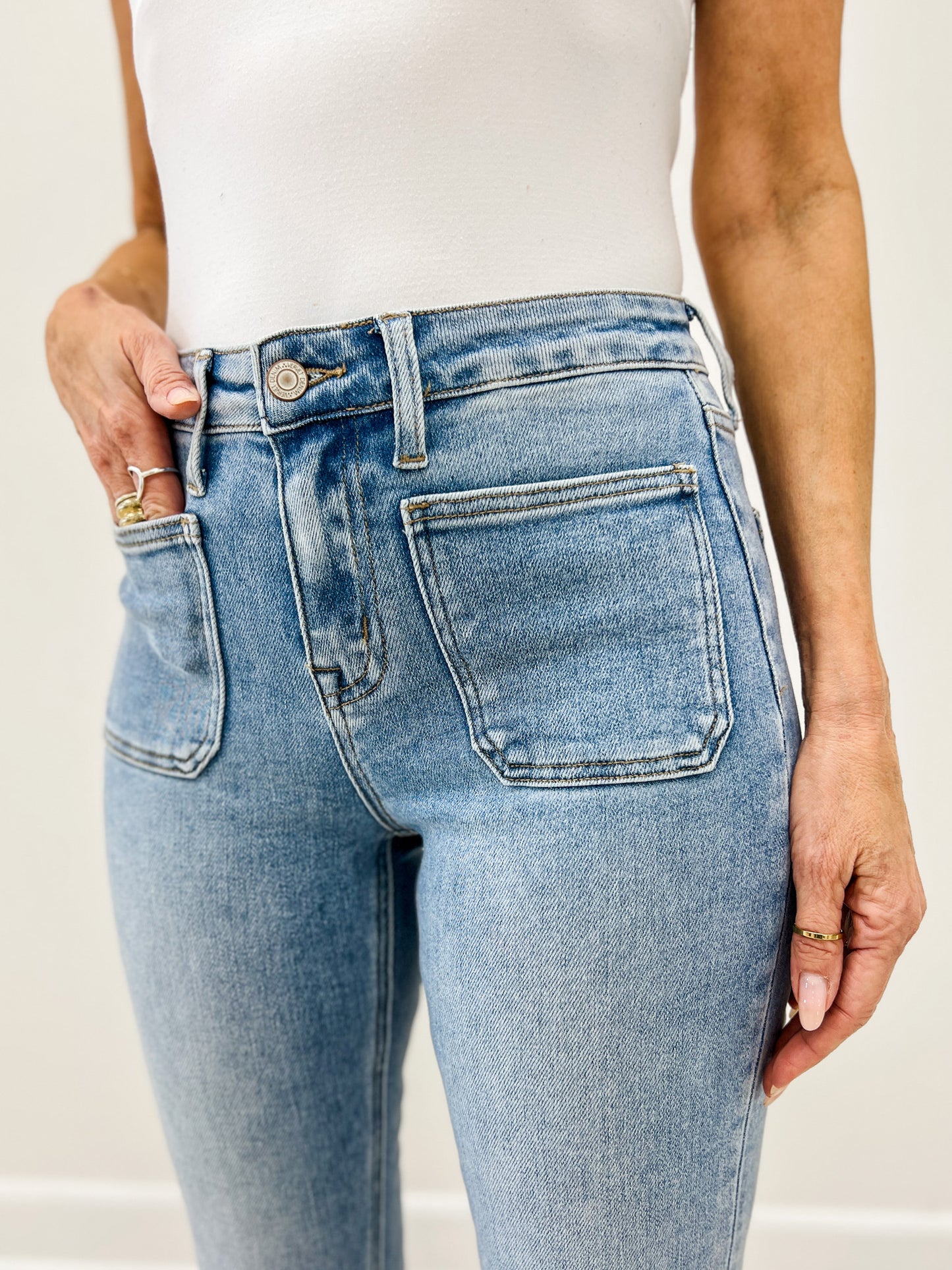 Vervet THROWBACK High Rise Patch Pocket Kick Flare Jeans
