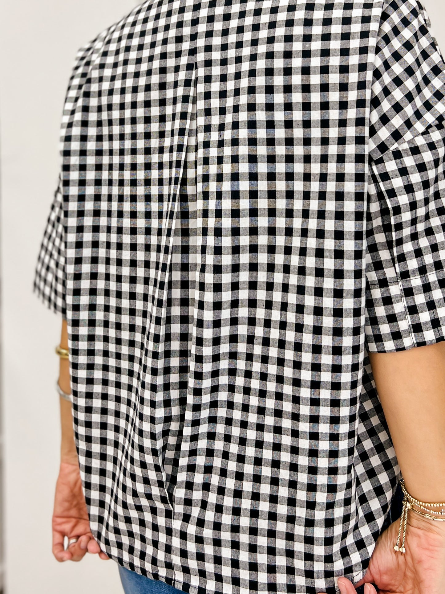 Quarter Sleeve Buttone Down Cropped Top