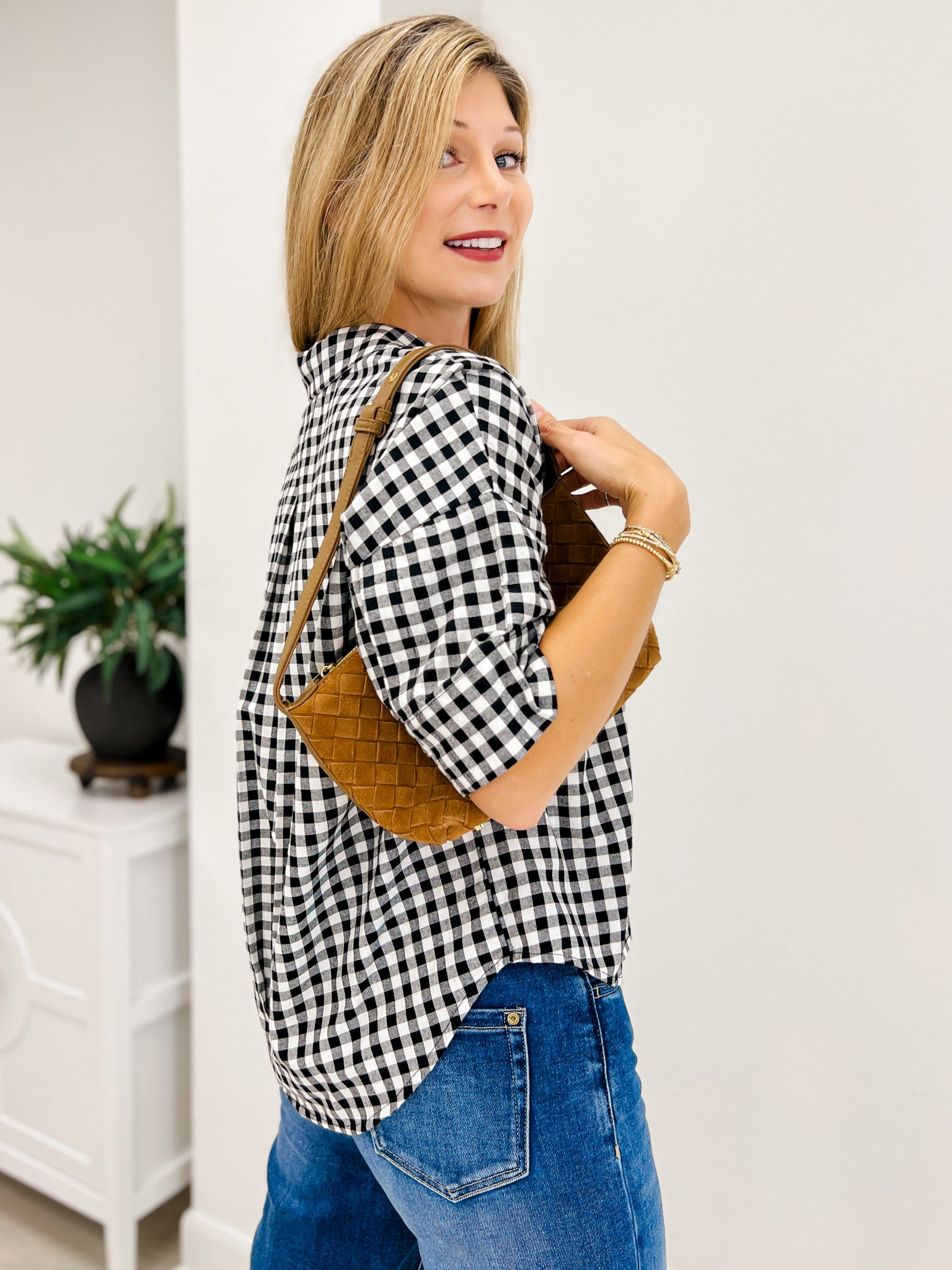 Quarter Sleeve Buttone Down Cropped Top