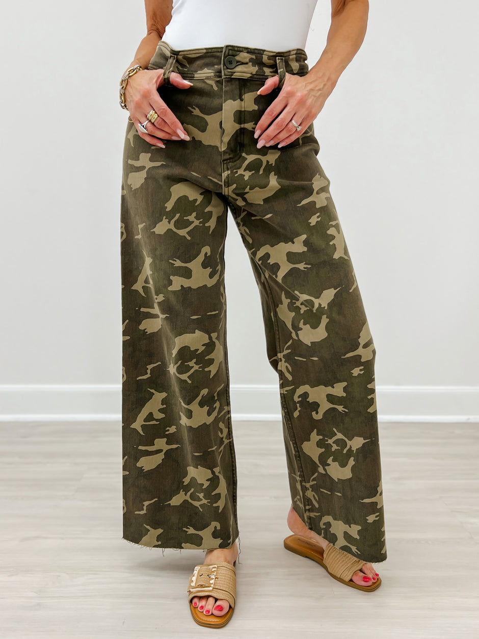 Camouflage Print Stretch Pants