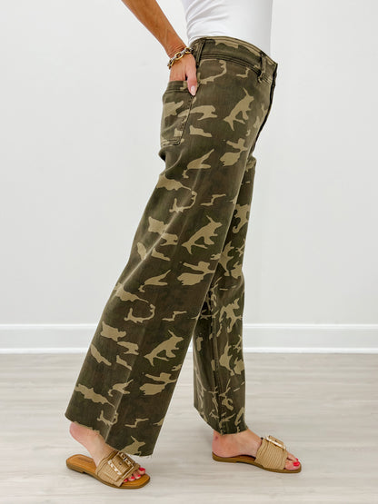 Camouflage Print Stretch Pants