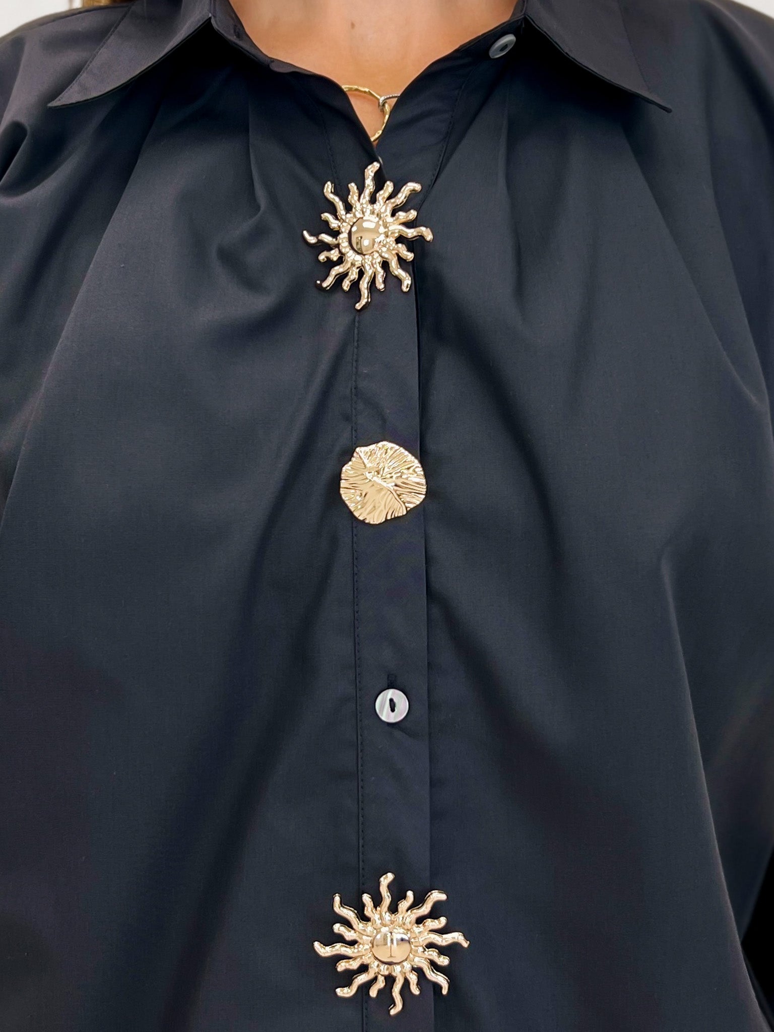 Solid Short sleeve Top With Embellished Button Detail