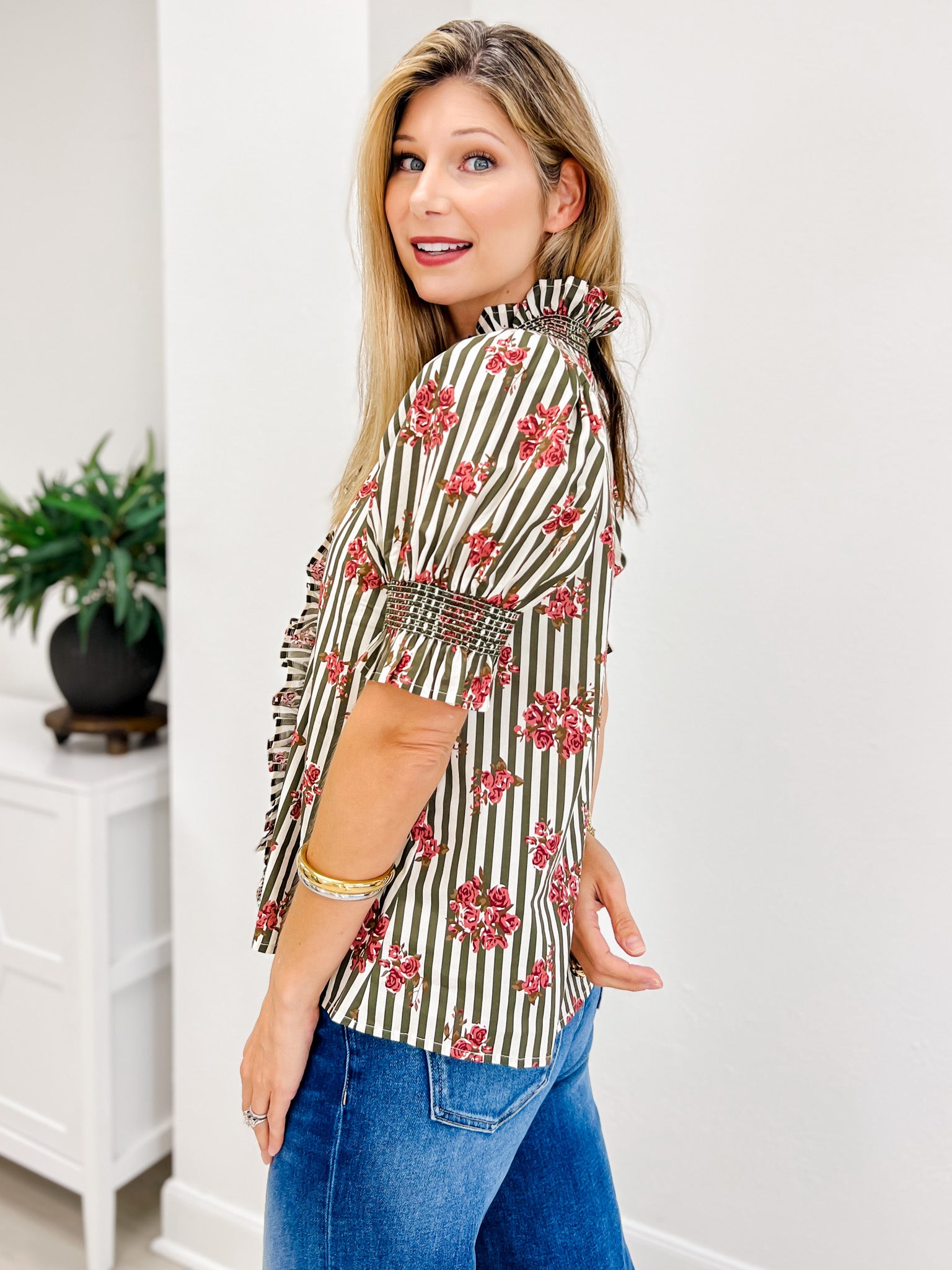 Strip Floral Short Puff Sleeve Top With Ruffle Neckline