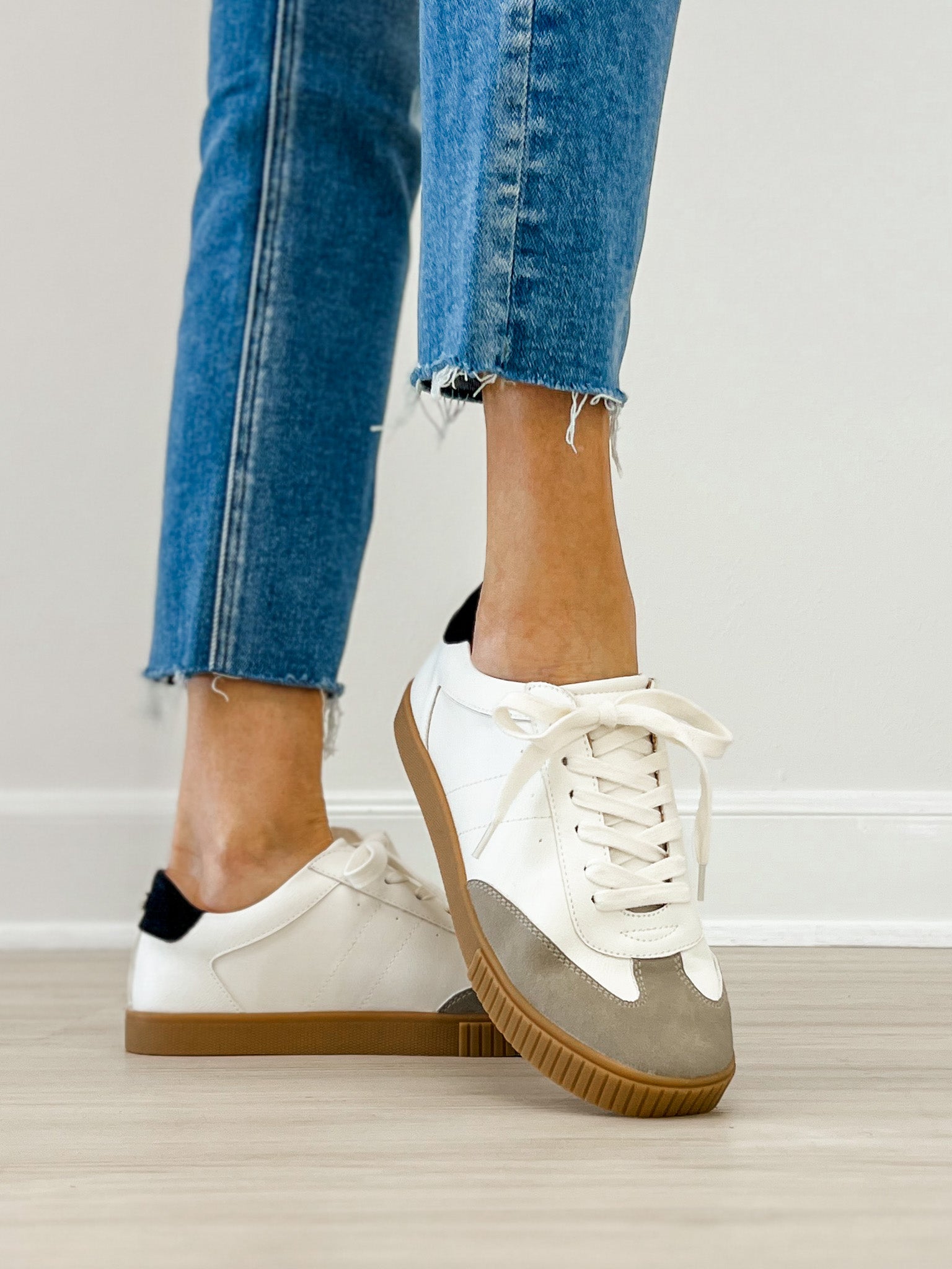 Yellowbox Dinia Low-Top Sneaker