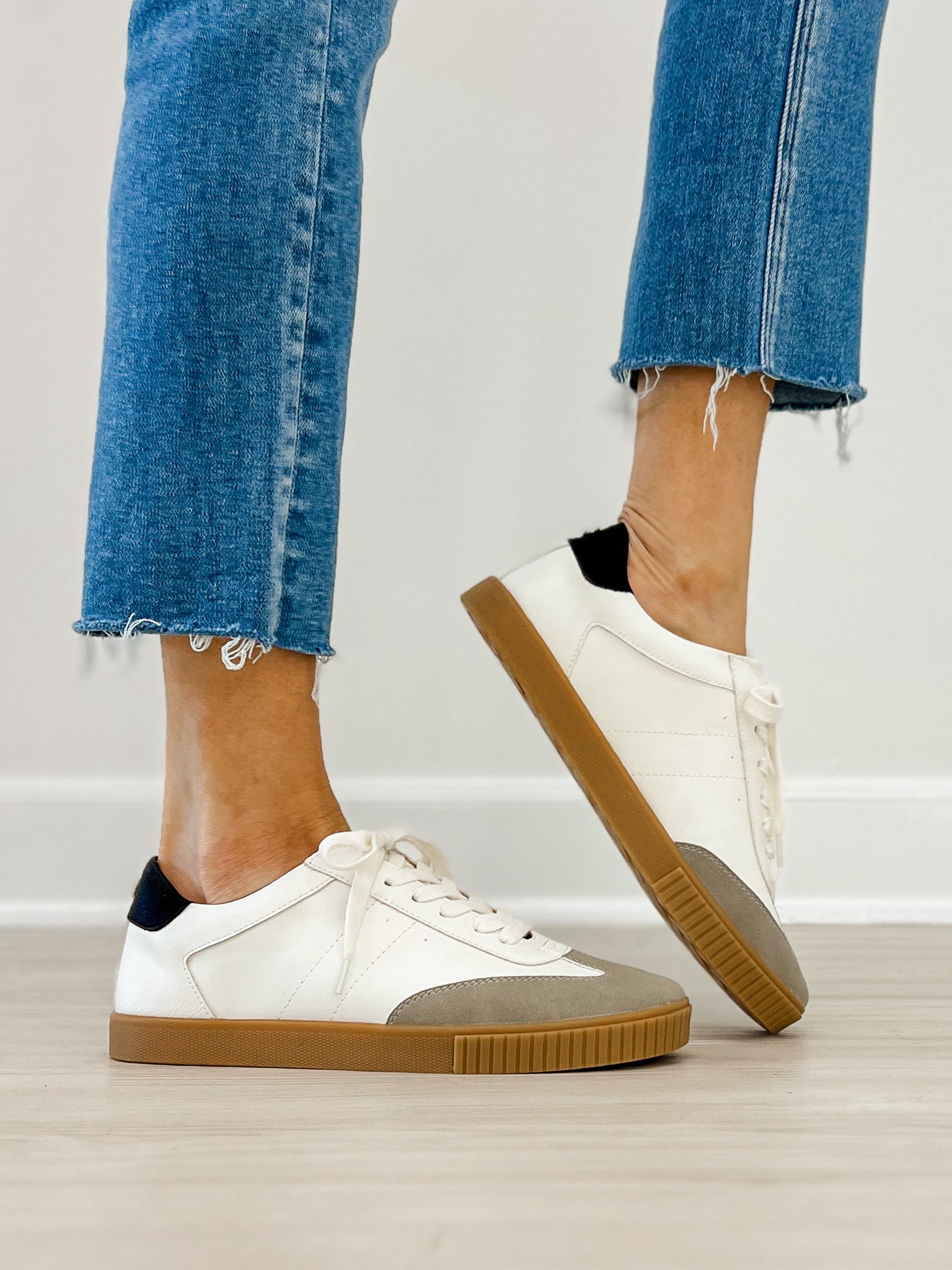 Yellowbox Dinia Low-Top Sneaker