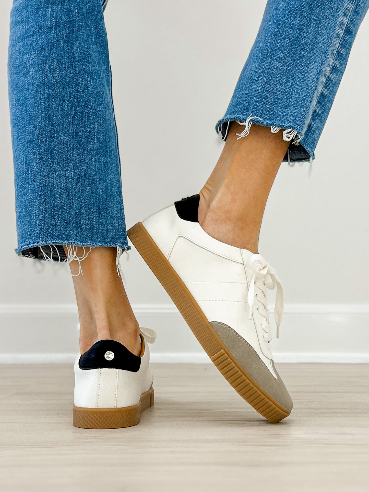 Yellowbox Dinia Low-Top Sneaker