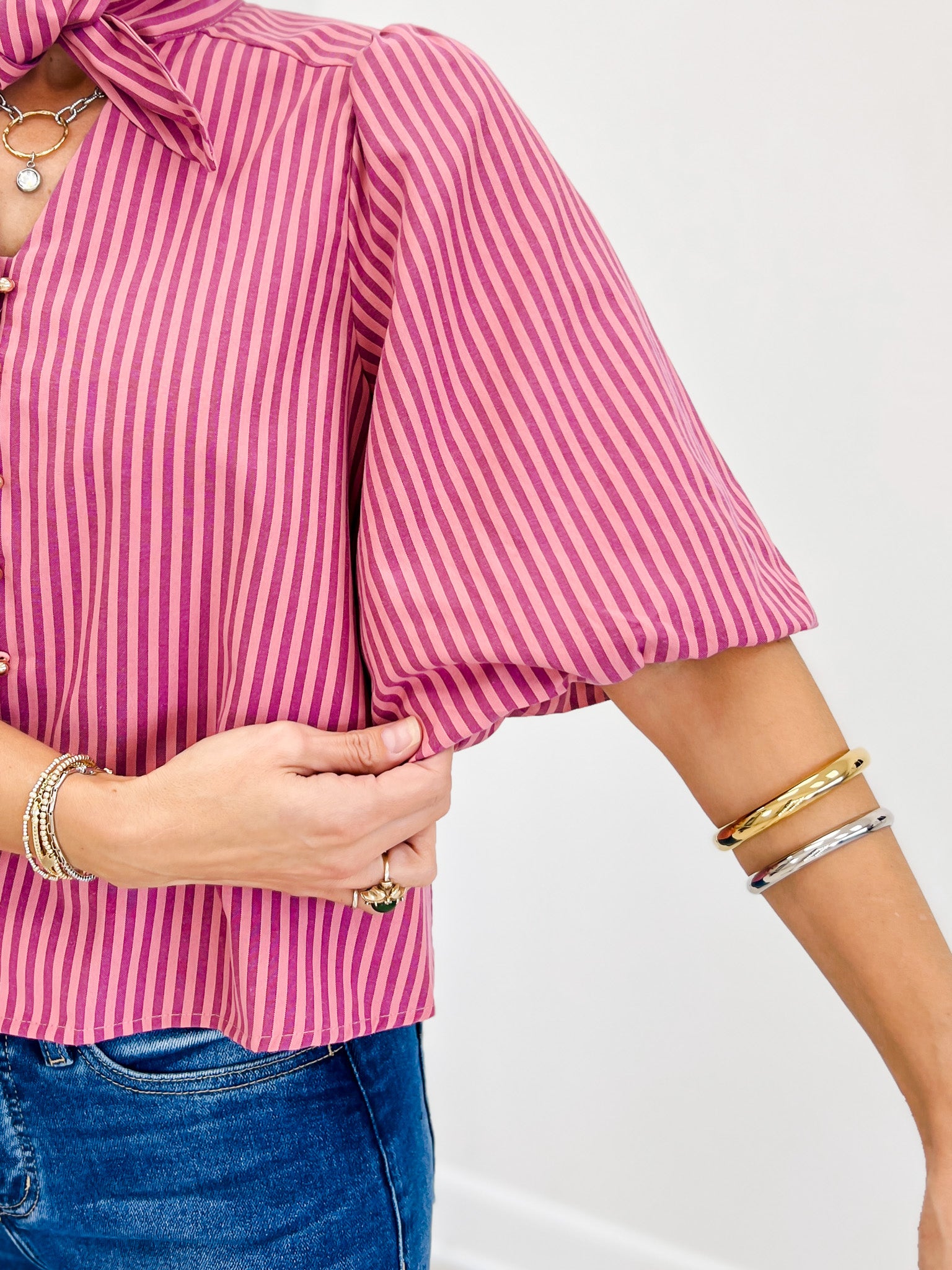 Stripe Self-Tie Neck Short Puff Sleeve Top
