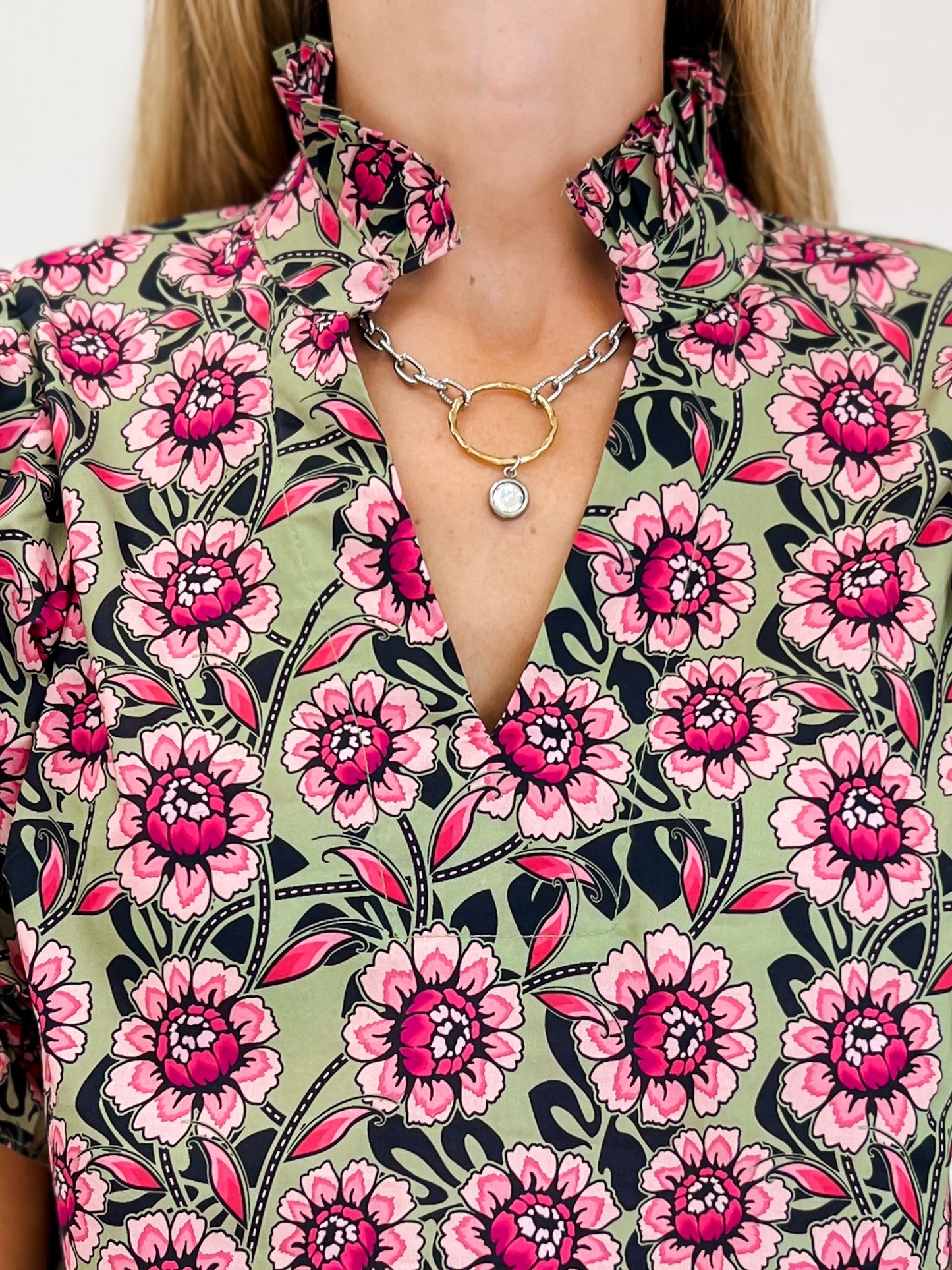 Floral Puff Sleeve Top With a Ruffle Accent Collar