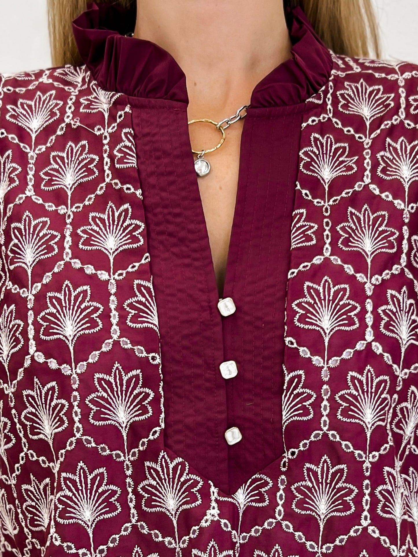 Embroidered Short Puff Sleeve Top