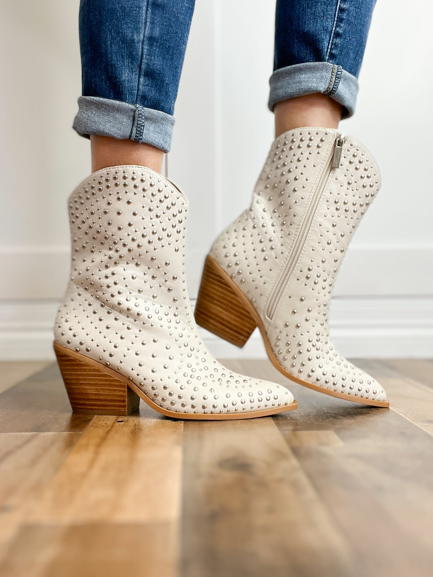 Corkys Lowlights Boots in Ivory