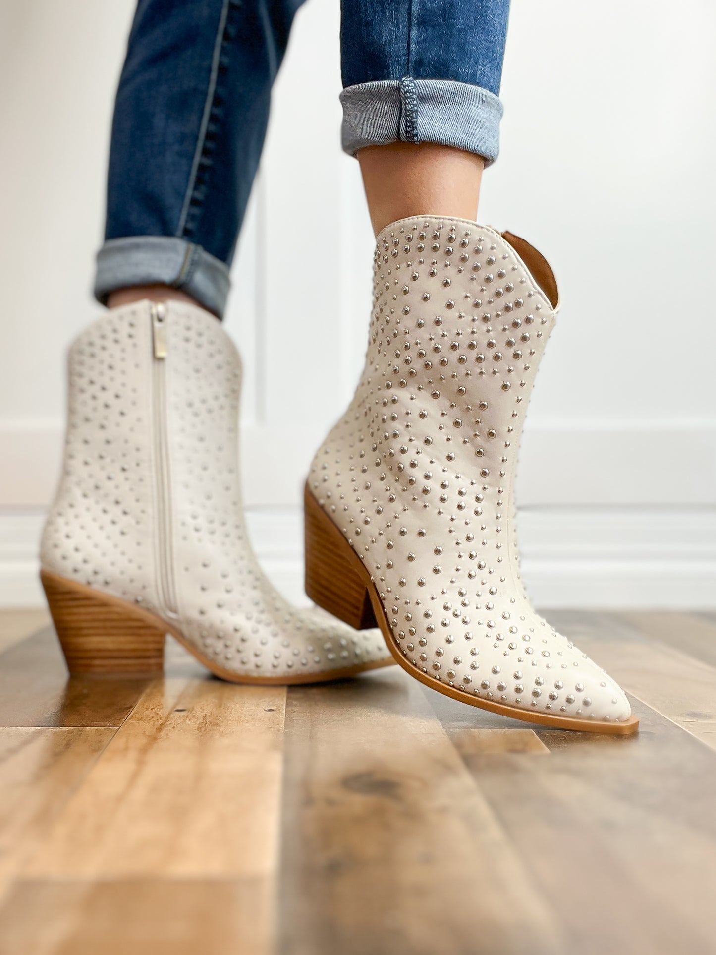 Corkys Lowlights Boots in Ivory