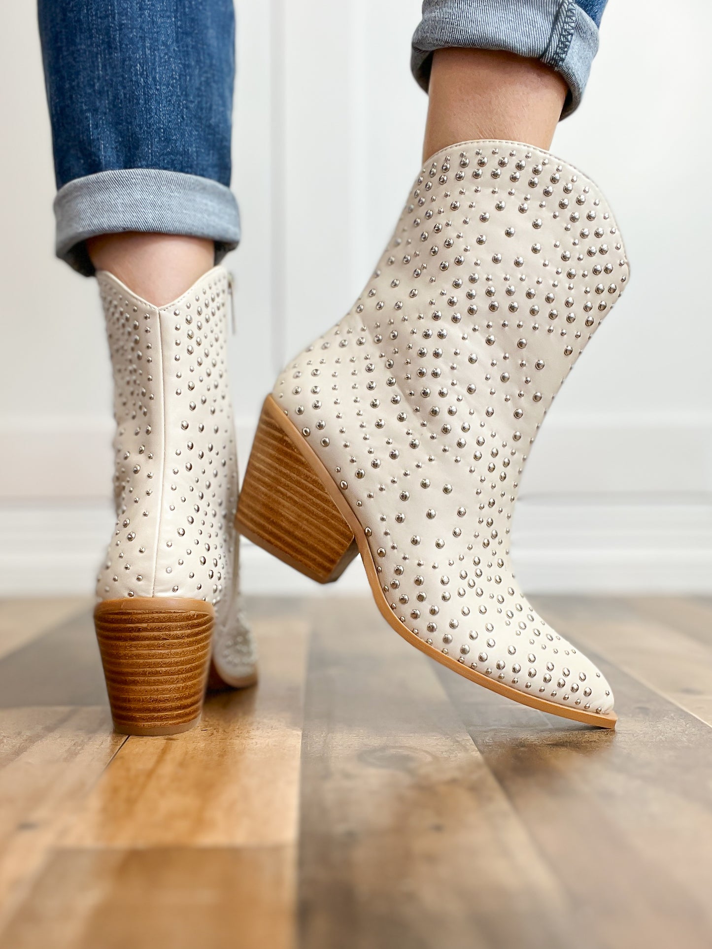 Corkys Lowlights Boots in Ivory