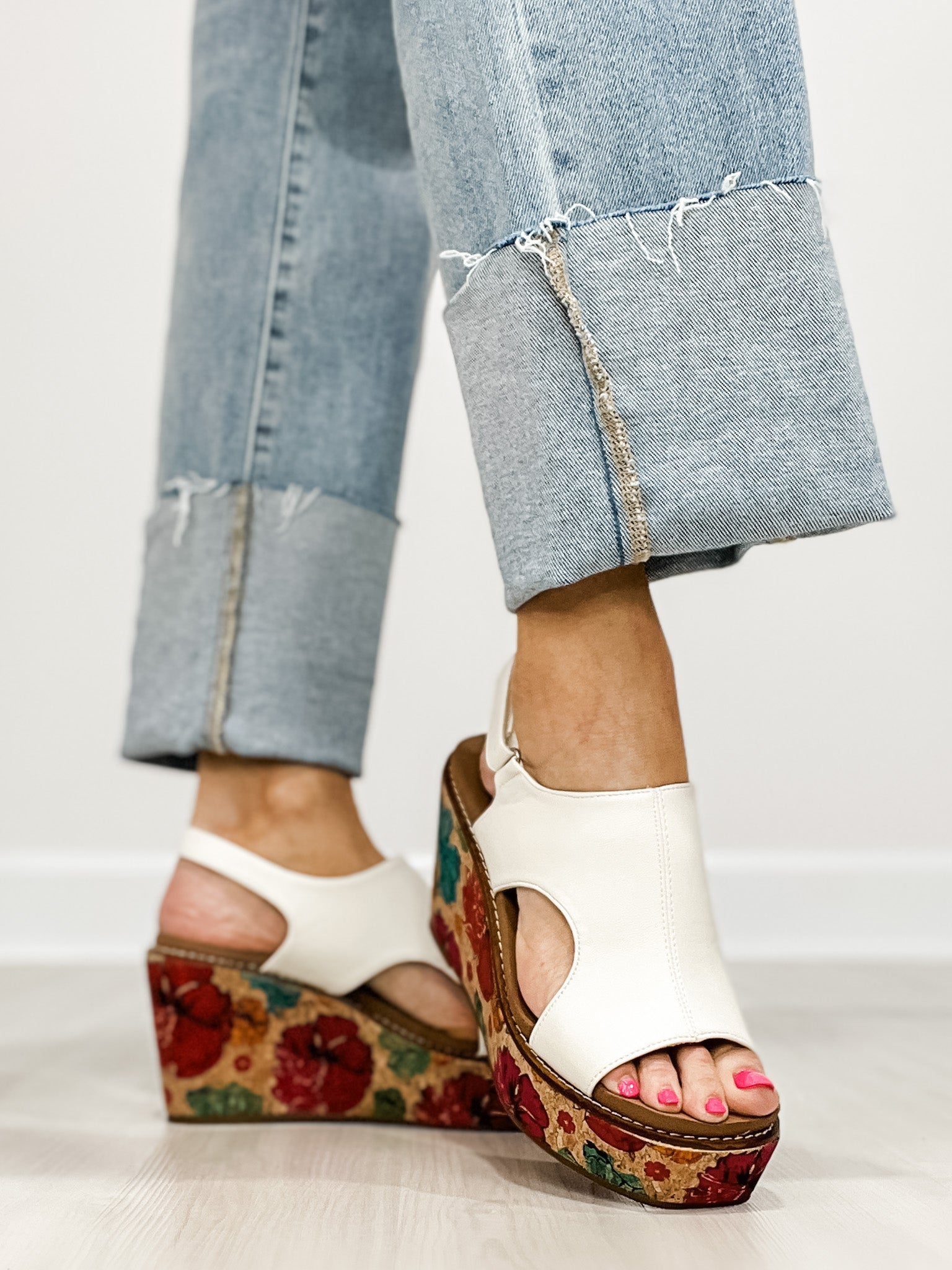 Corkys Freddie Wedge Sandals in WHITE