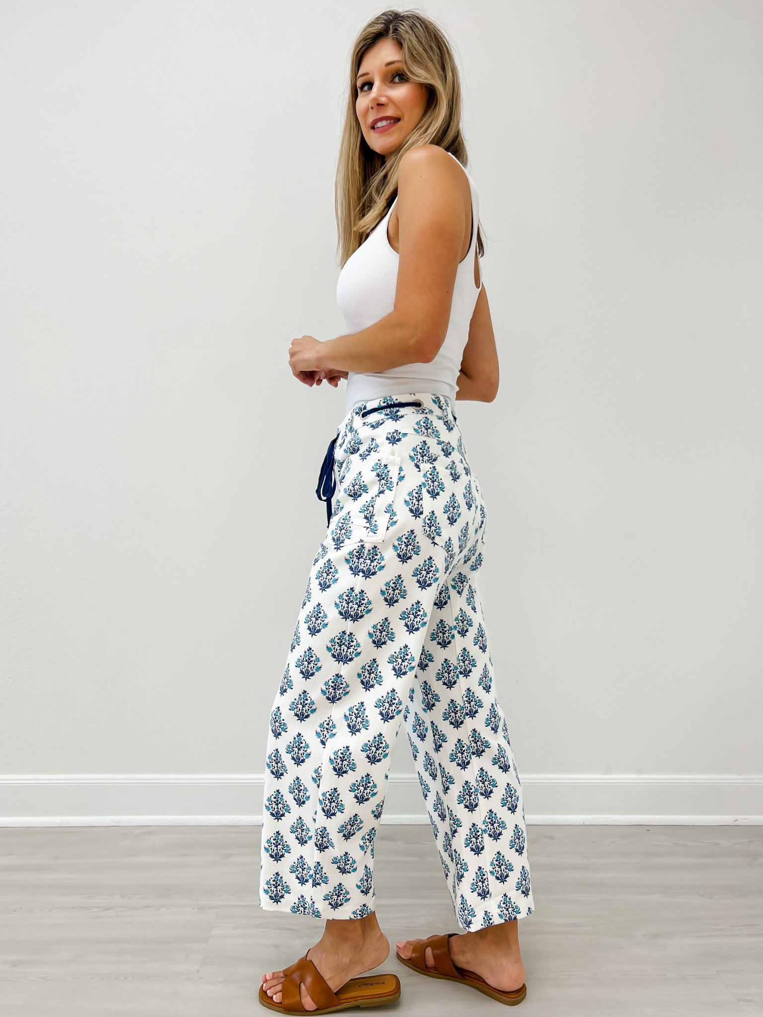 Drawstring Waist Baroque Floral Barrel Pants