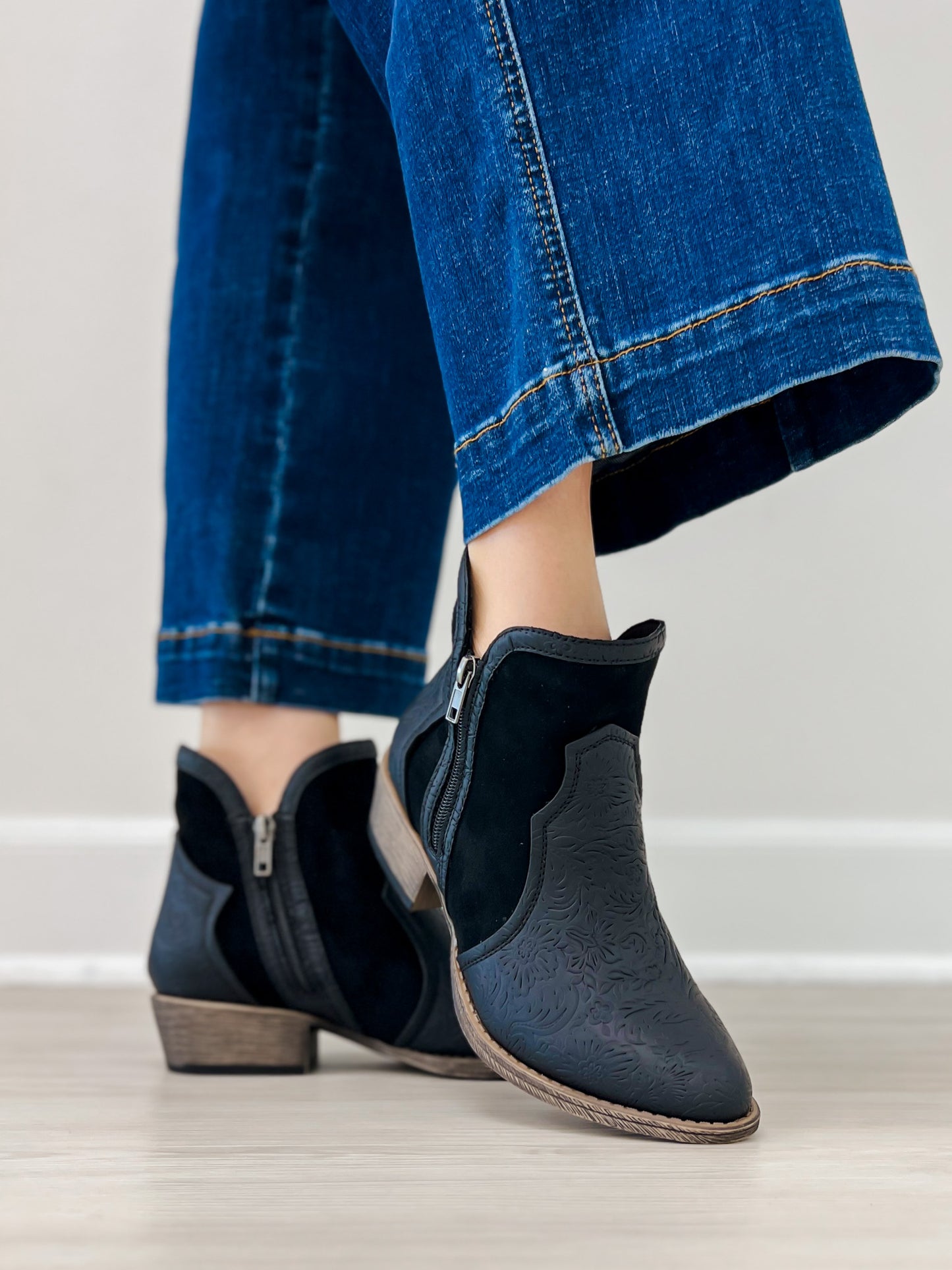 Very G Cassidy Black Tooled Bootie