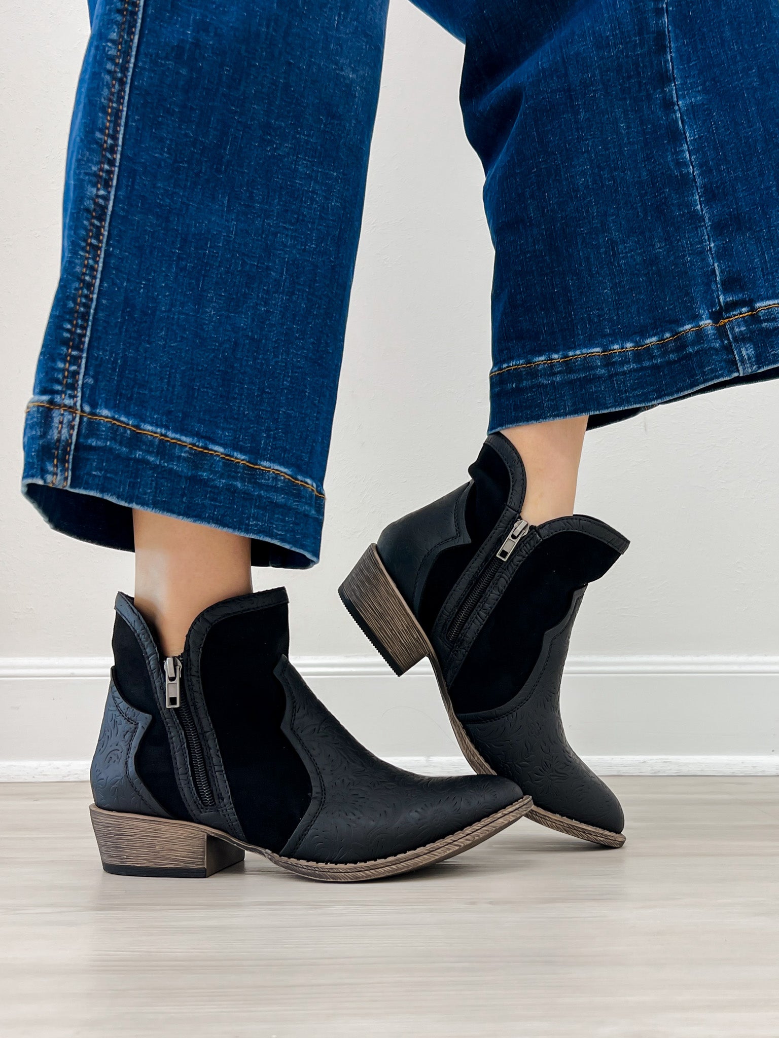 Very G Cassidy Black Tooled Bootie