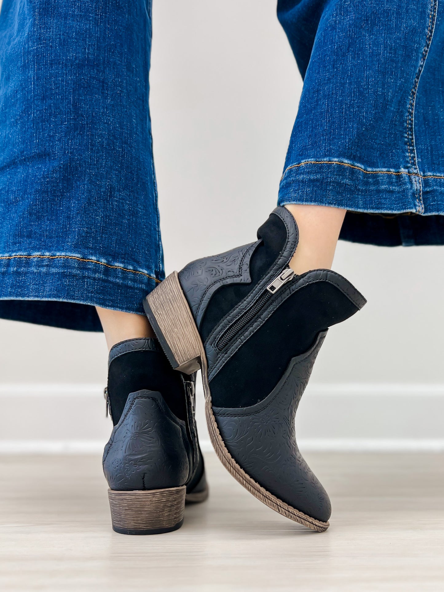 Very G Cassidy Black Tooled Bootie