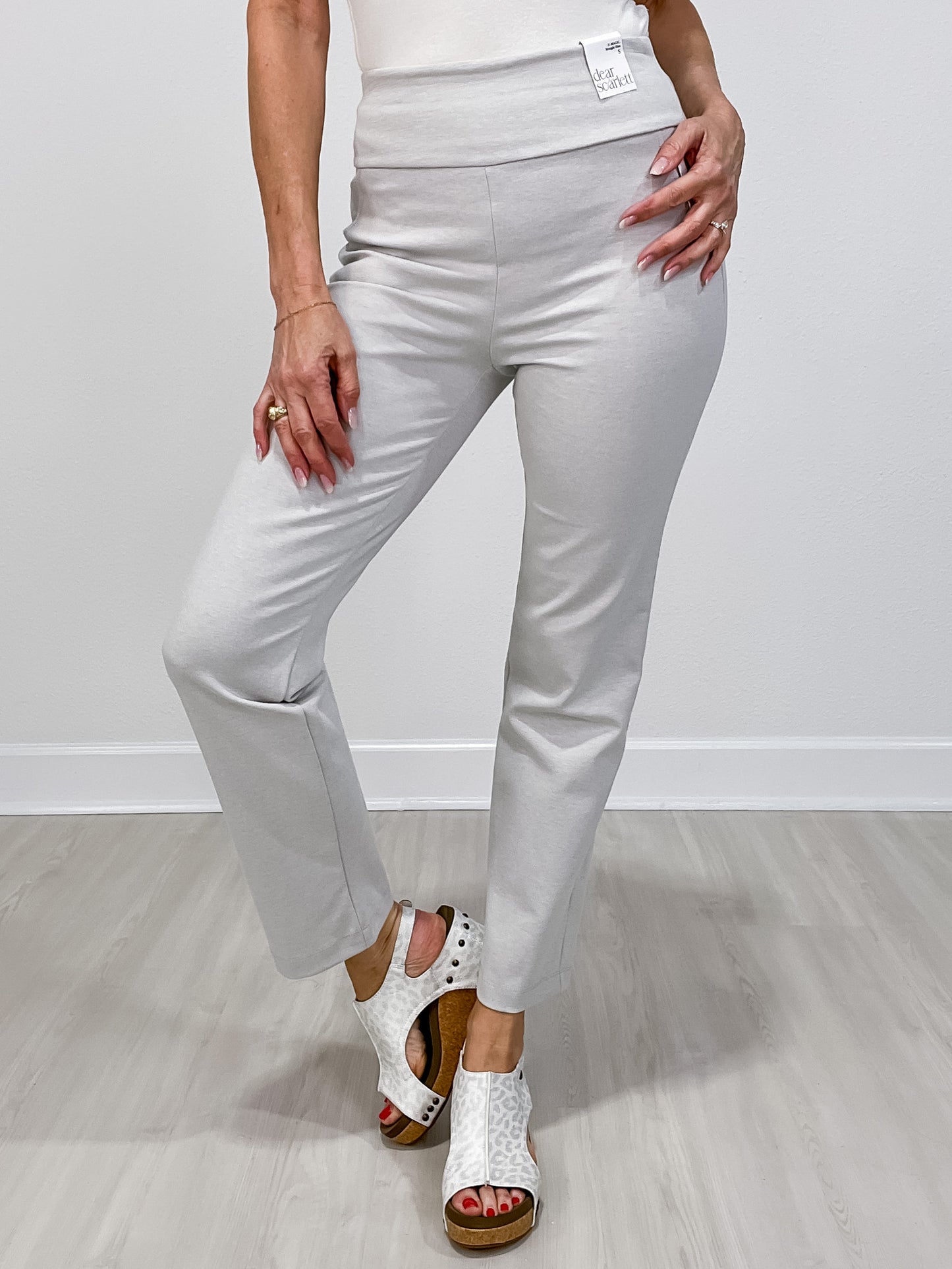 Magic Slim Straight Pants in PEARL GREY