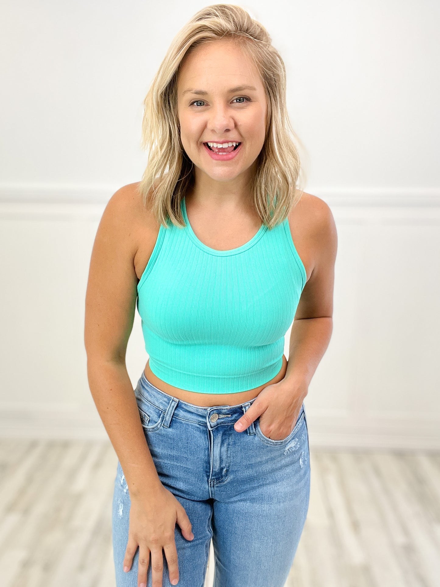 Ribbed Seamless Racerback Crew Neck Cropped Tank Top